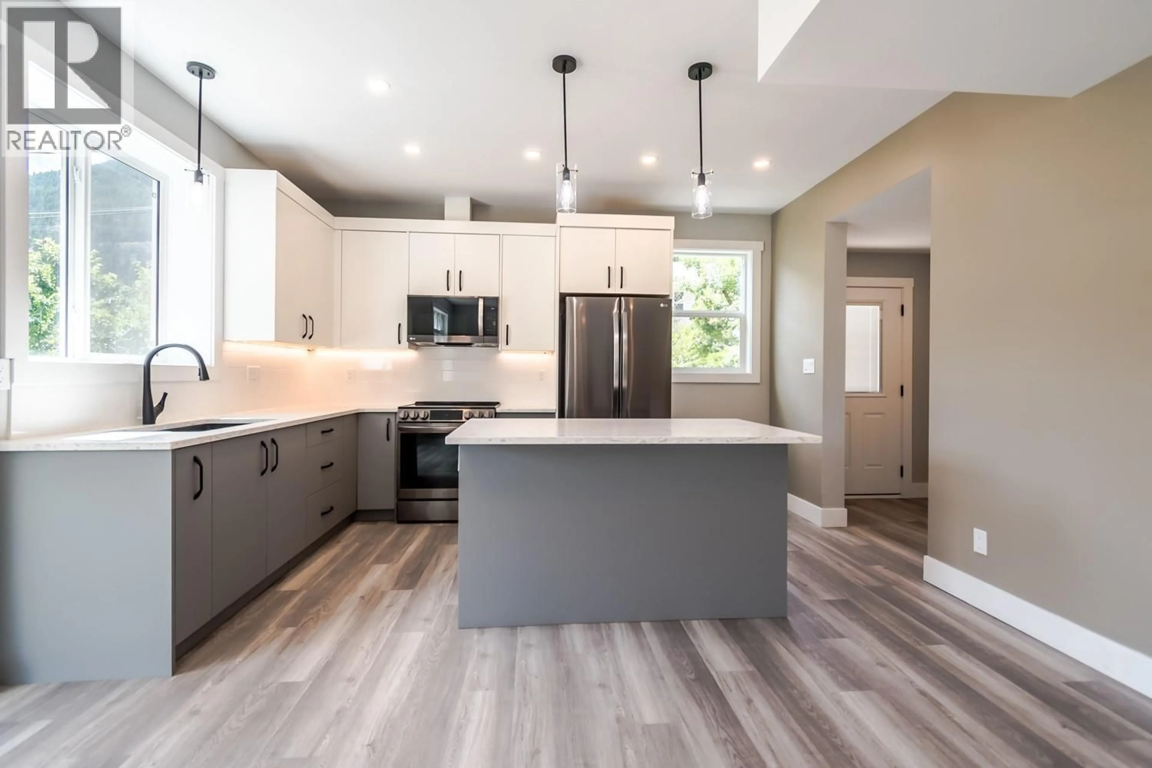 Open concept kitchen, unknown for 180 HOLLYWOOD CRESCENT, Lillooet British Columbia V0K1V0