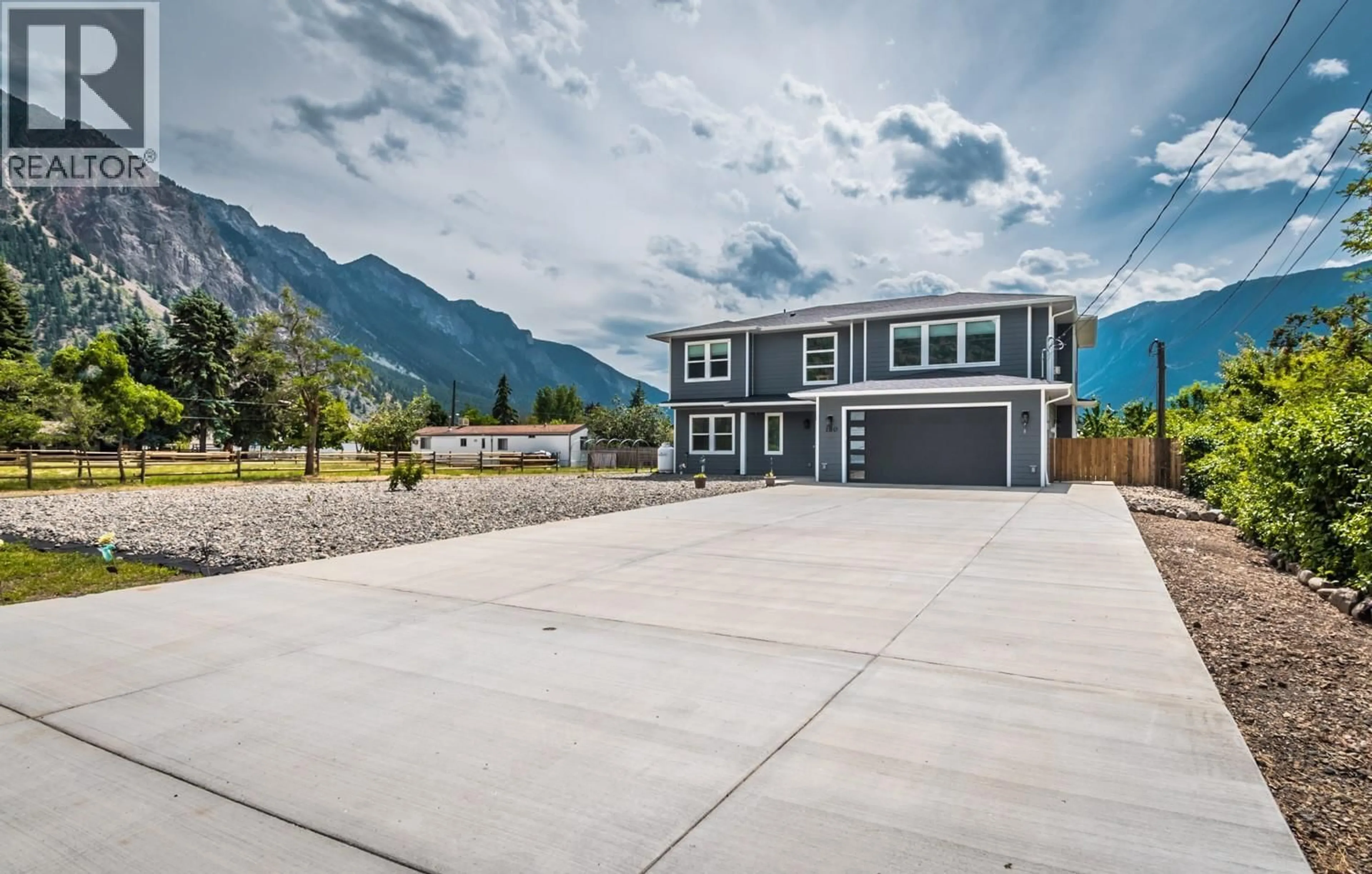 Home with vinyl exterior material, mountain view for 180 HOLLYWOOD CRESCENT, Lillooet British Columbia V0K1V0