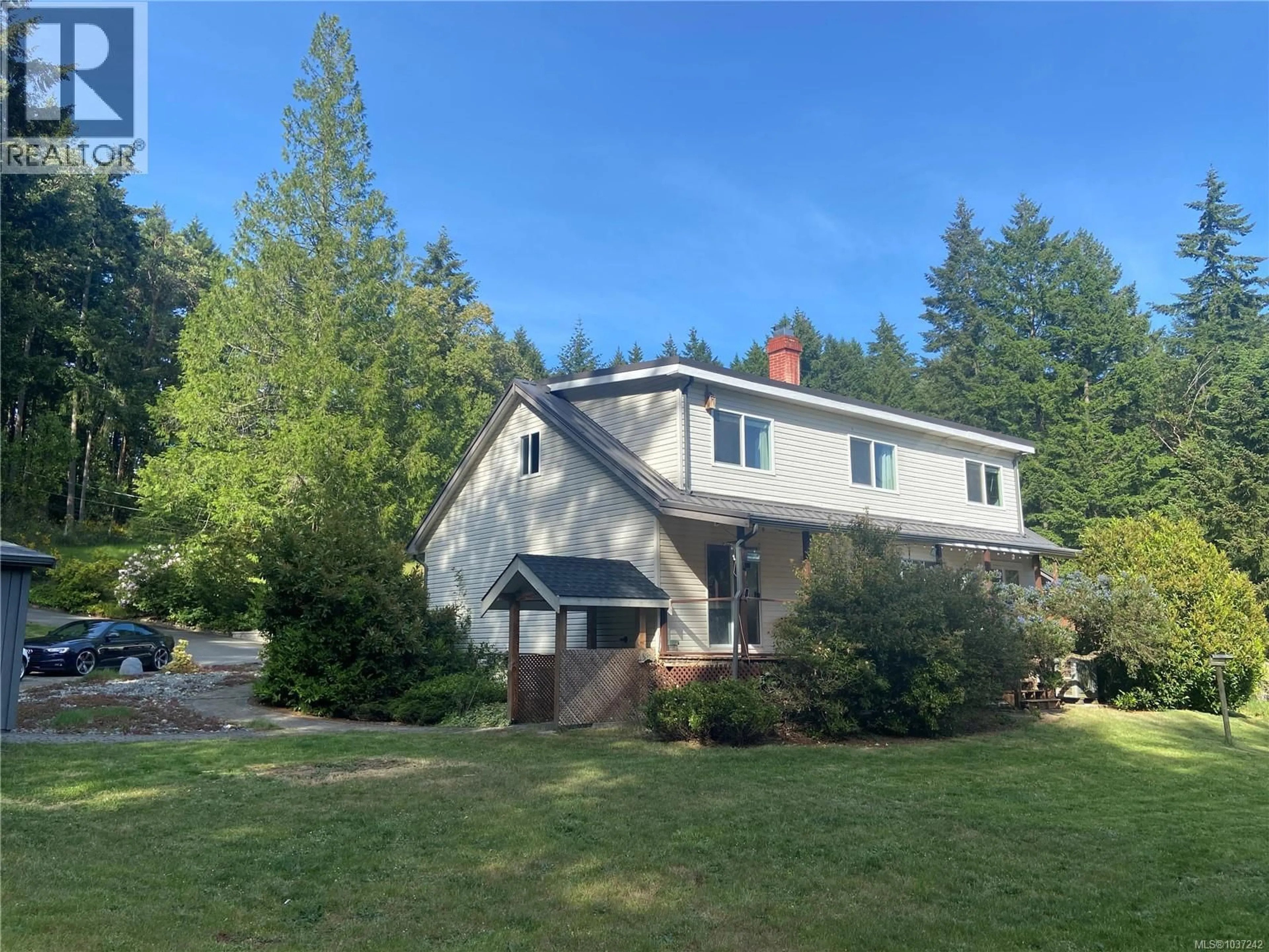 A pic from outside/outdoor area/front of a property/back of a property/a pic from drone, unknown for 896 CHAPMAN ROAD, Cobble Hill British Columbia V0R1L0