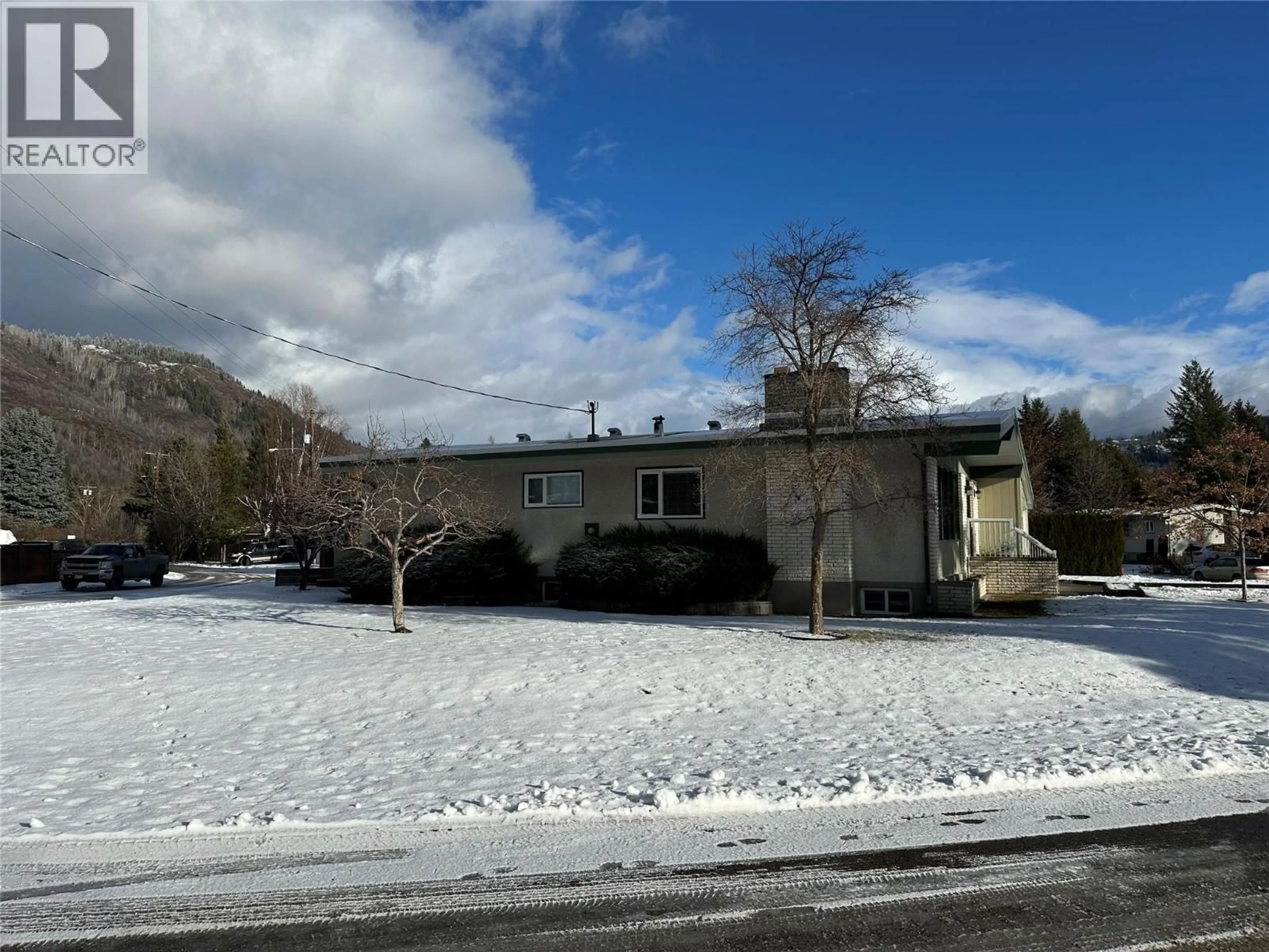 Unknown for 725 3RD STREET, Montrose British Columbia V0G1P0