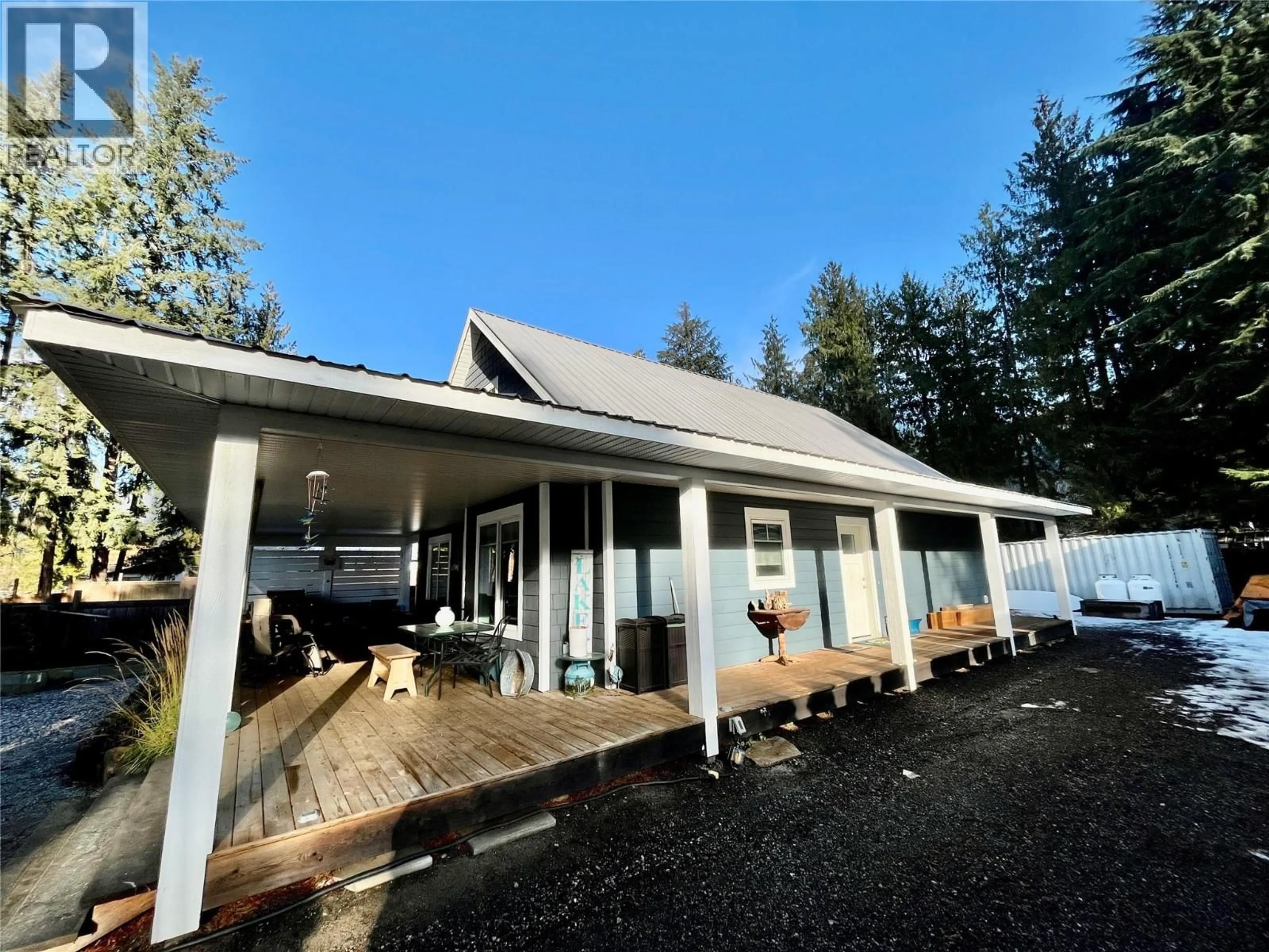 A pic from outside/outdoor area/front of a property/back of a property/a pic from drone, unknown for 8902 SWANSHORE ROAD, Swansea Point British Columbia V0E2K2