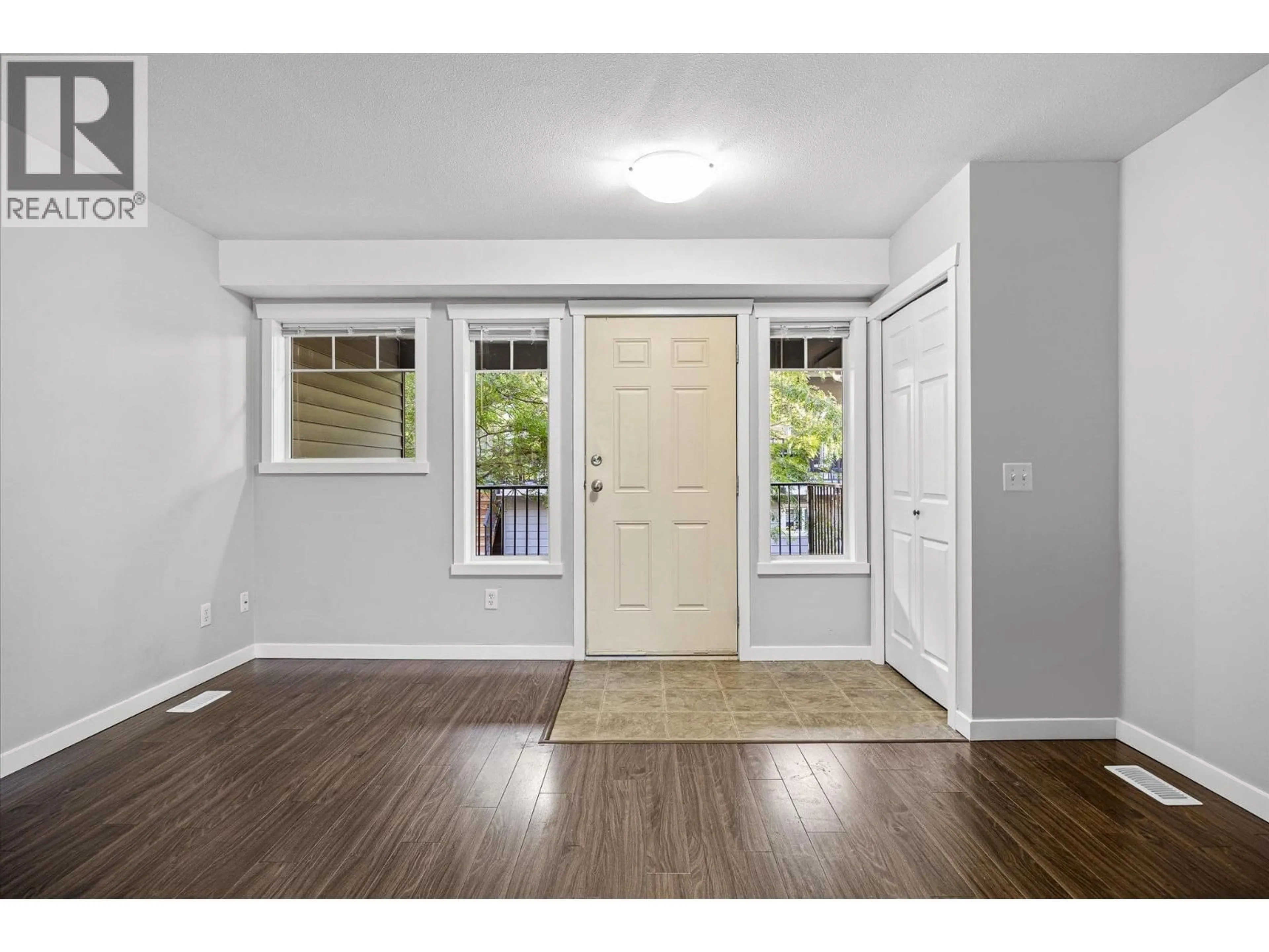 Indoor entryway for 104 - 1355 FINDLAY ROAD, Kelowna British Columbia V1X8B8