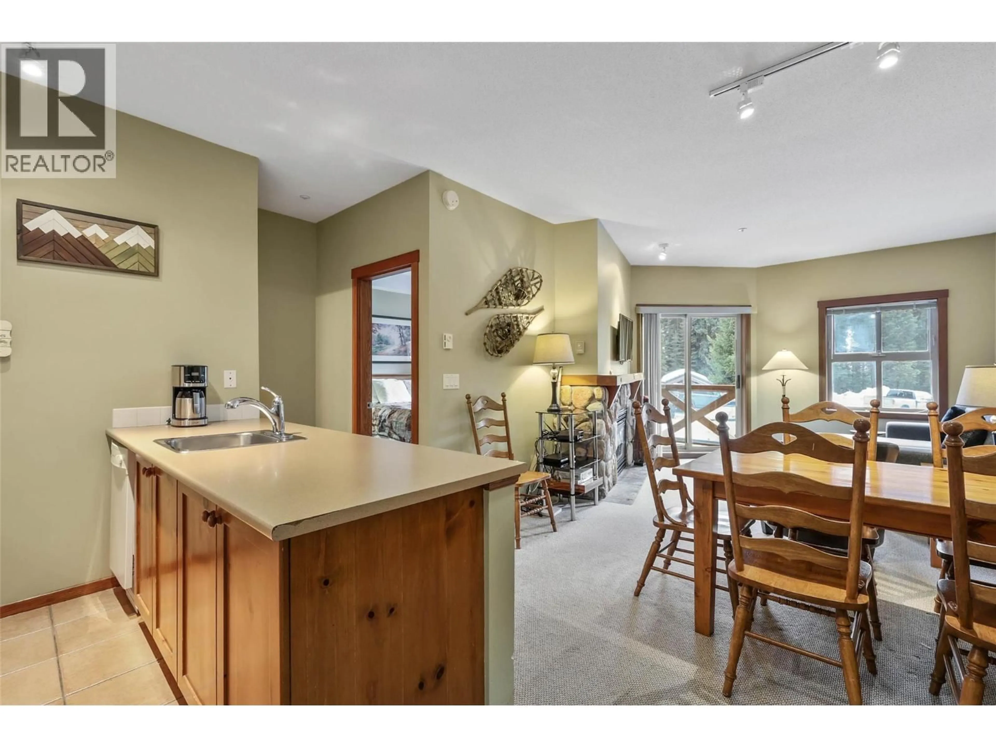Open concept kitchen, unknown for 102 - 3190 CREEKSIDE WAY, Sun Peaks British Columbia V0E5N0