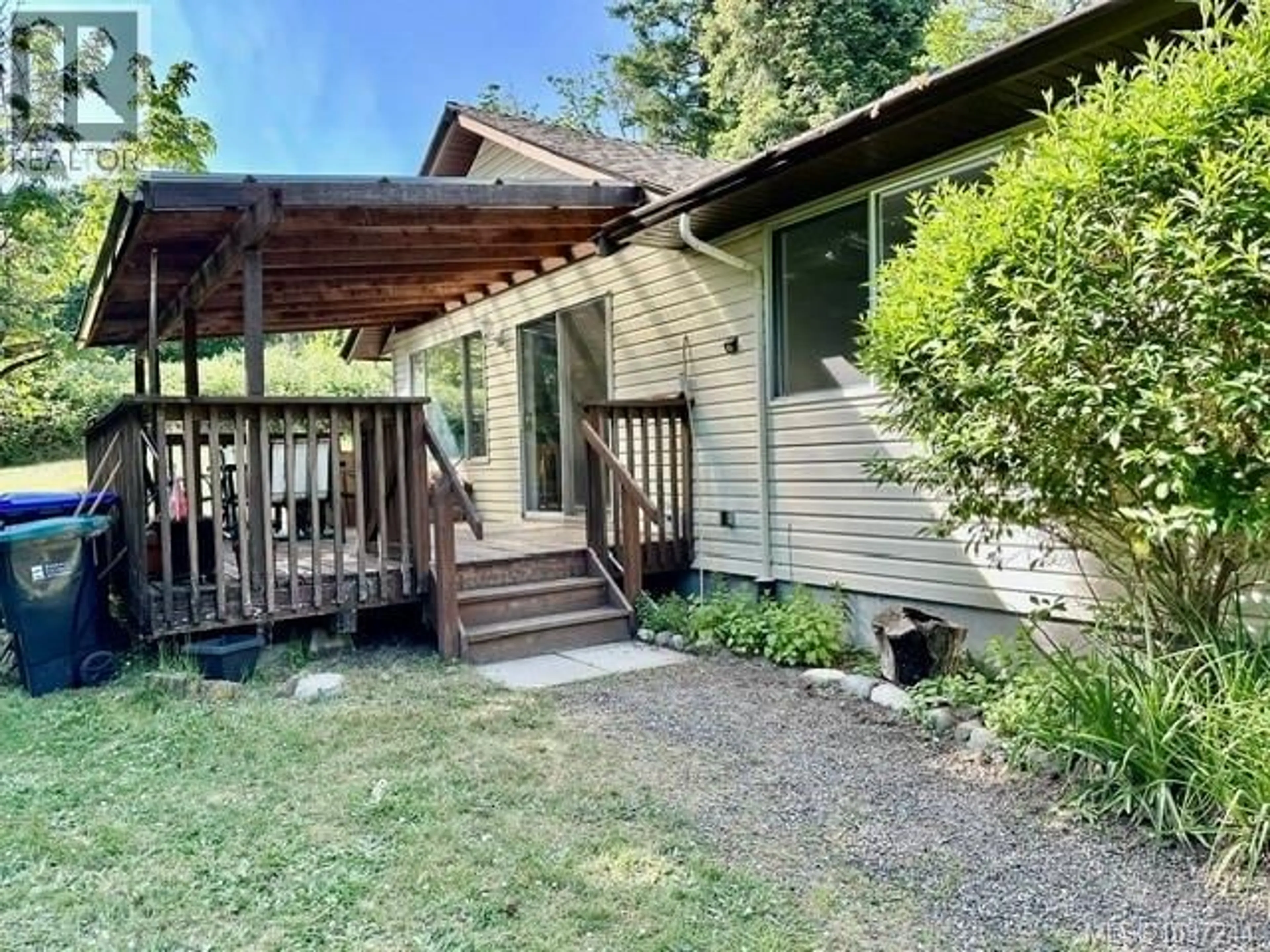 A pic from outside/outdoor area/front of a property/back of a property/a pic from drone, unknown for 1825 LACKEHAVEN DRIVE, Gabriola Island British Columbia V0R1X6