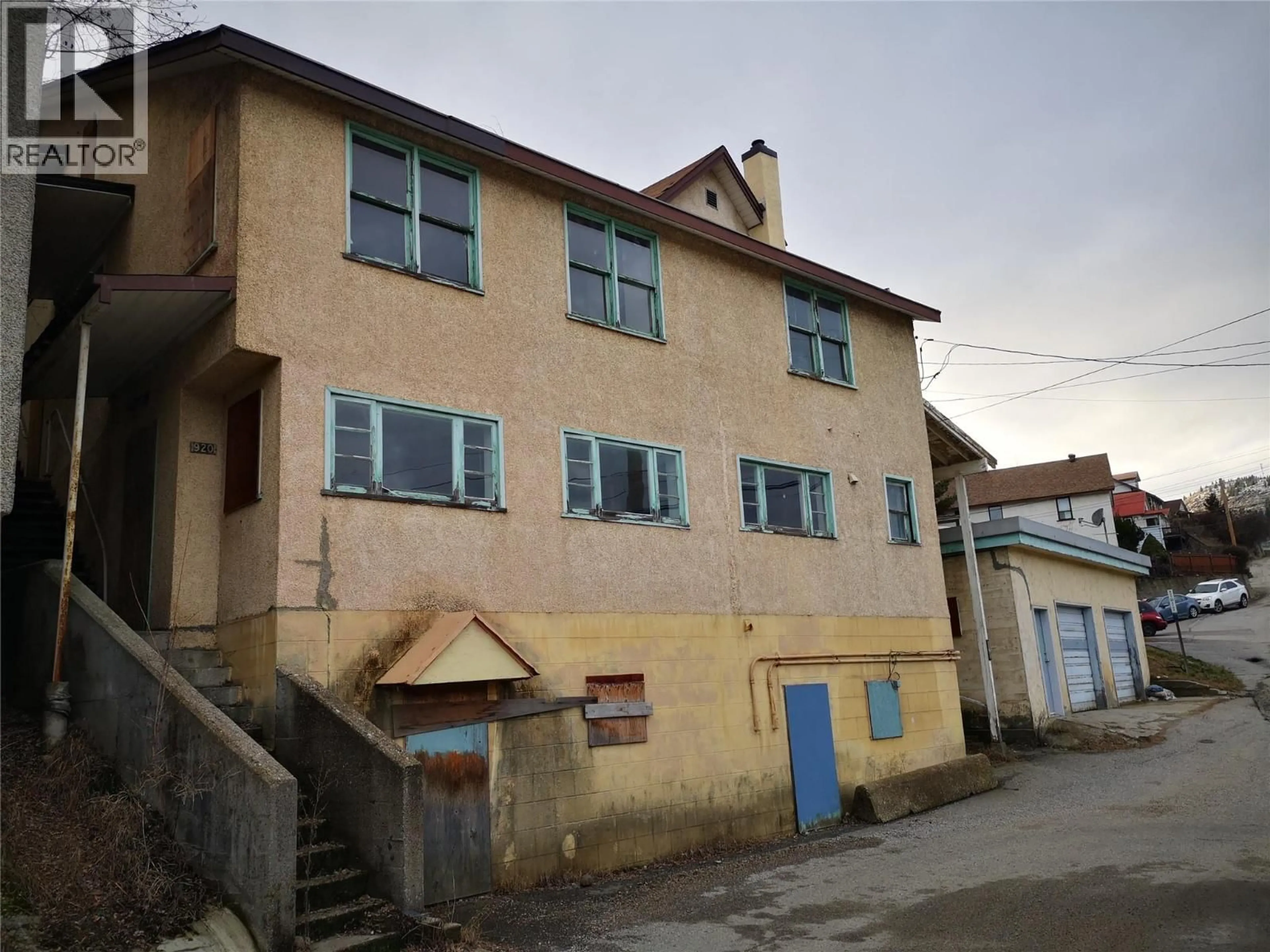 Unknown for 920 GLOVER ROAD, Trail British Columbia V1R3J9