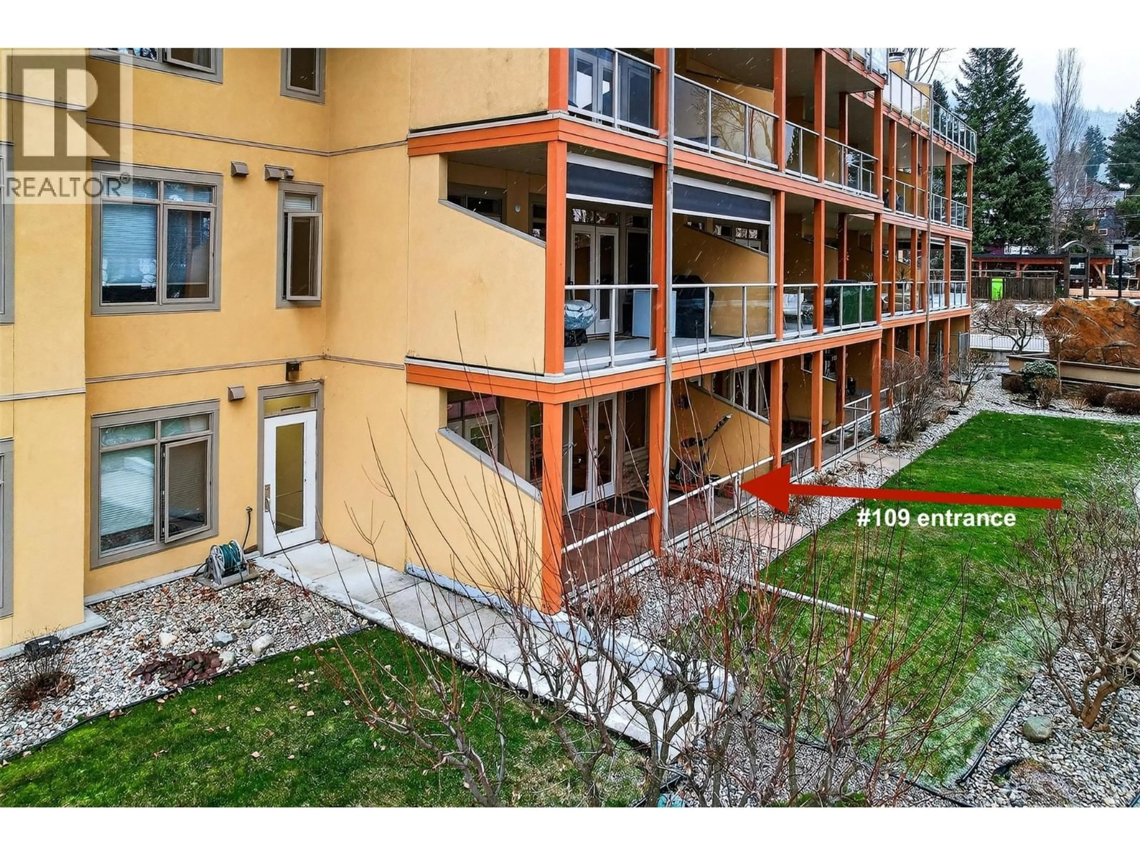 A pic from outside/outdoor area/front of a property/back of a property/a pic from drone, unknown for 109 - 807 RADIO AVENUE, Nelson British Columbia V1L3L2