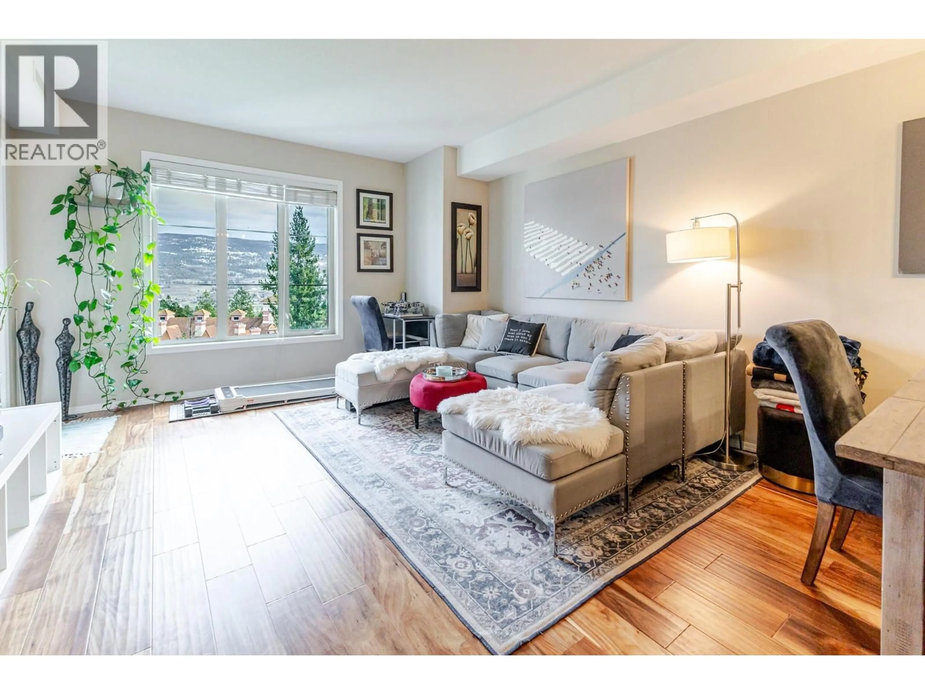 Living room with furniture, unknown for 1516 - 1875 COUNTRY CLUB DRIVE, Kelowna British Columbia V1V2W7