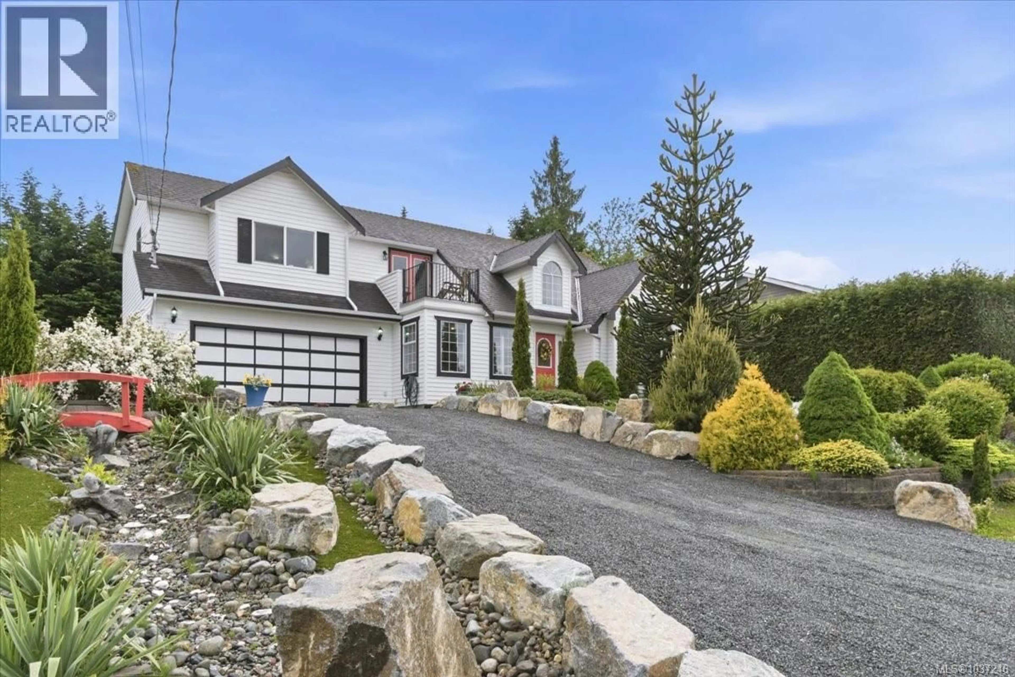 A pic from outside/outdoor area/front of a property/back of a property/a pic from drone, street for 120 HORNBY PLACE, Qualicum Beach British Columbia V9K1R6