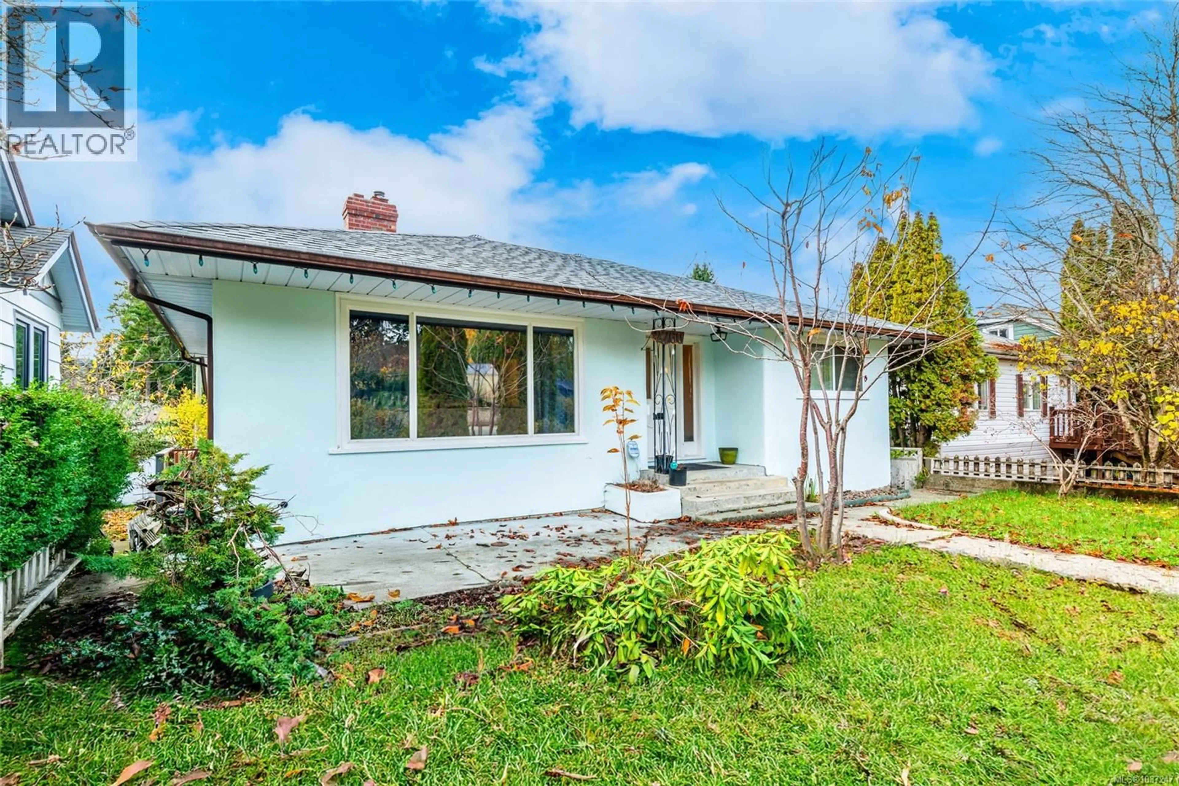 Home with vinyl exterior material, street for 2760 6TH AVENUE, Port Alberni British Columbia V9Y2H6