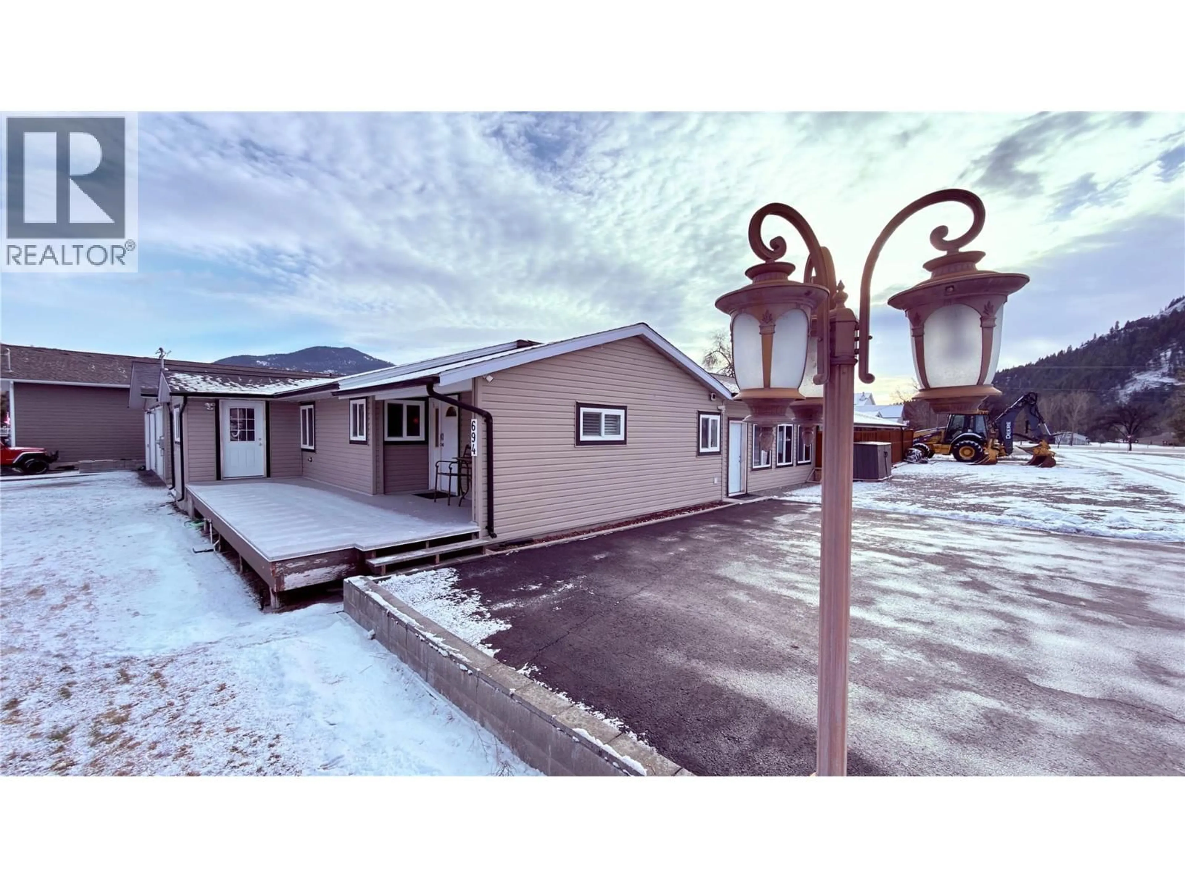 Unknown for 694 PALMERSTON AVENUE, Midway British Columbia V0H1M0