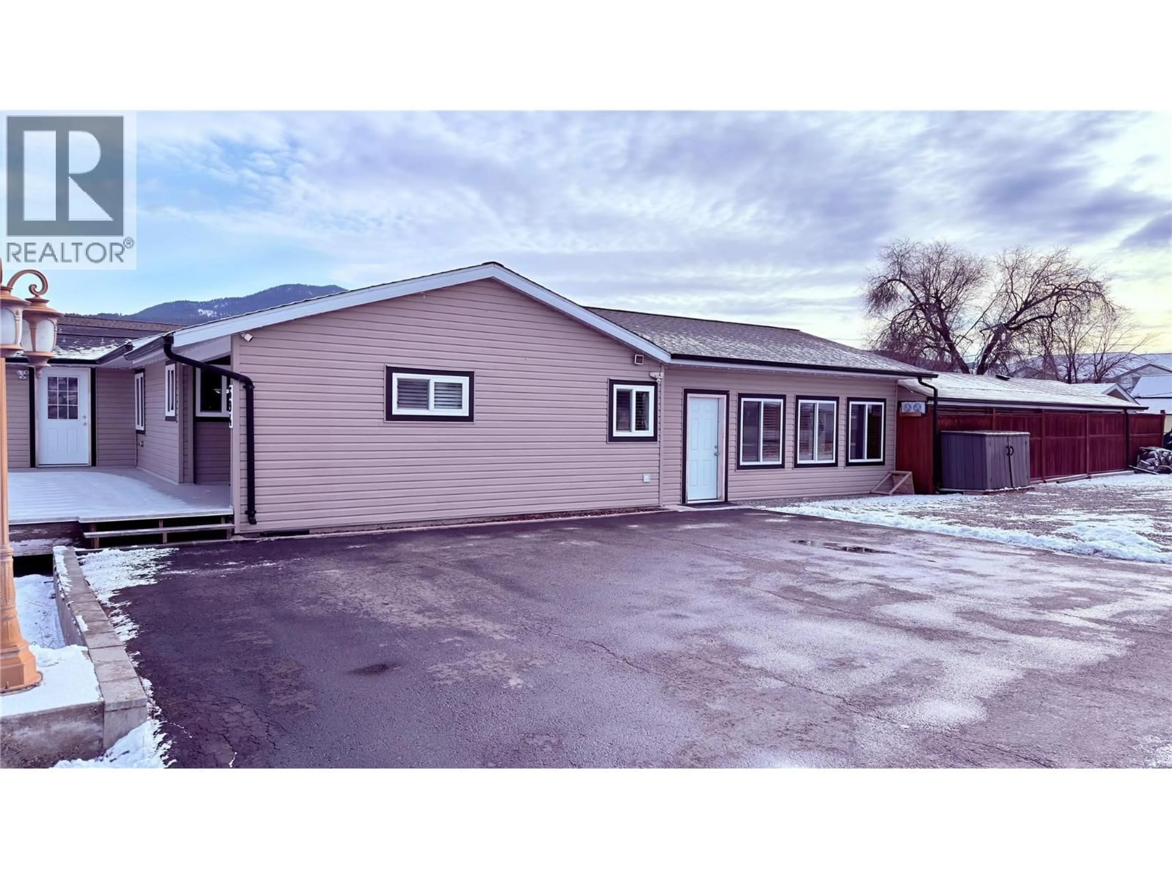 Unknown for 694 PALMERSTON AVENUE, Midway British Columbia V0H1M0