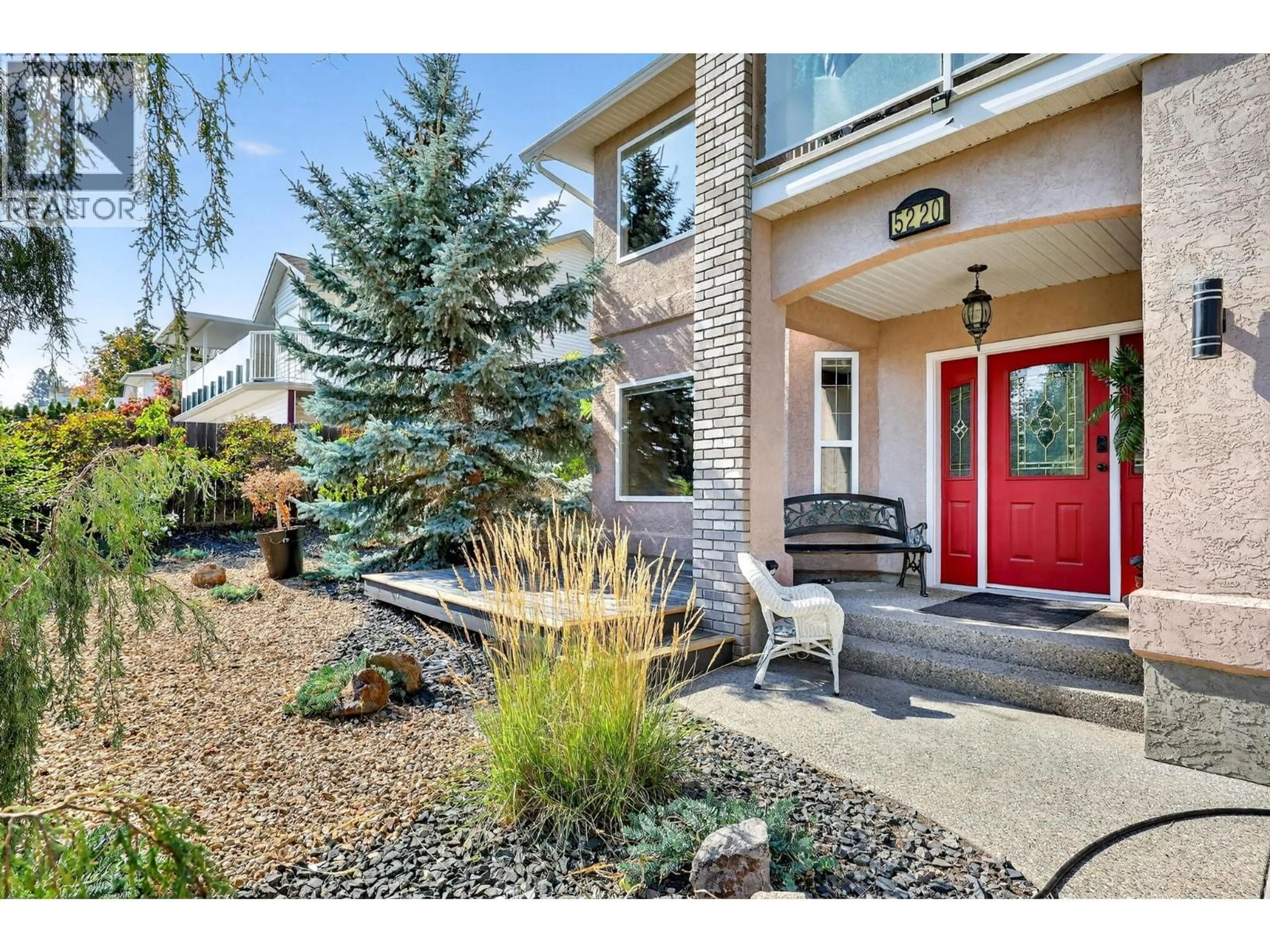Indoor entryway for 5220 SUTHERLAND ROAD, Peachland British Columbia V0H1X0