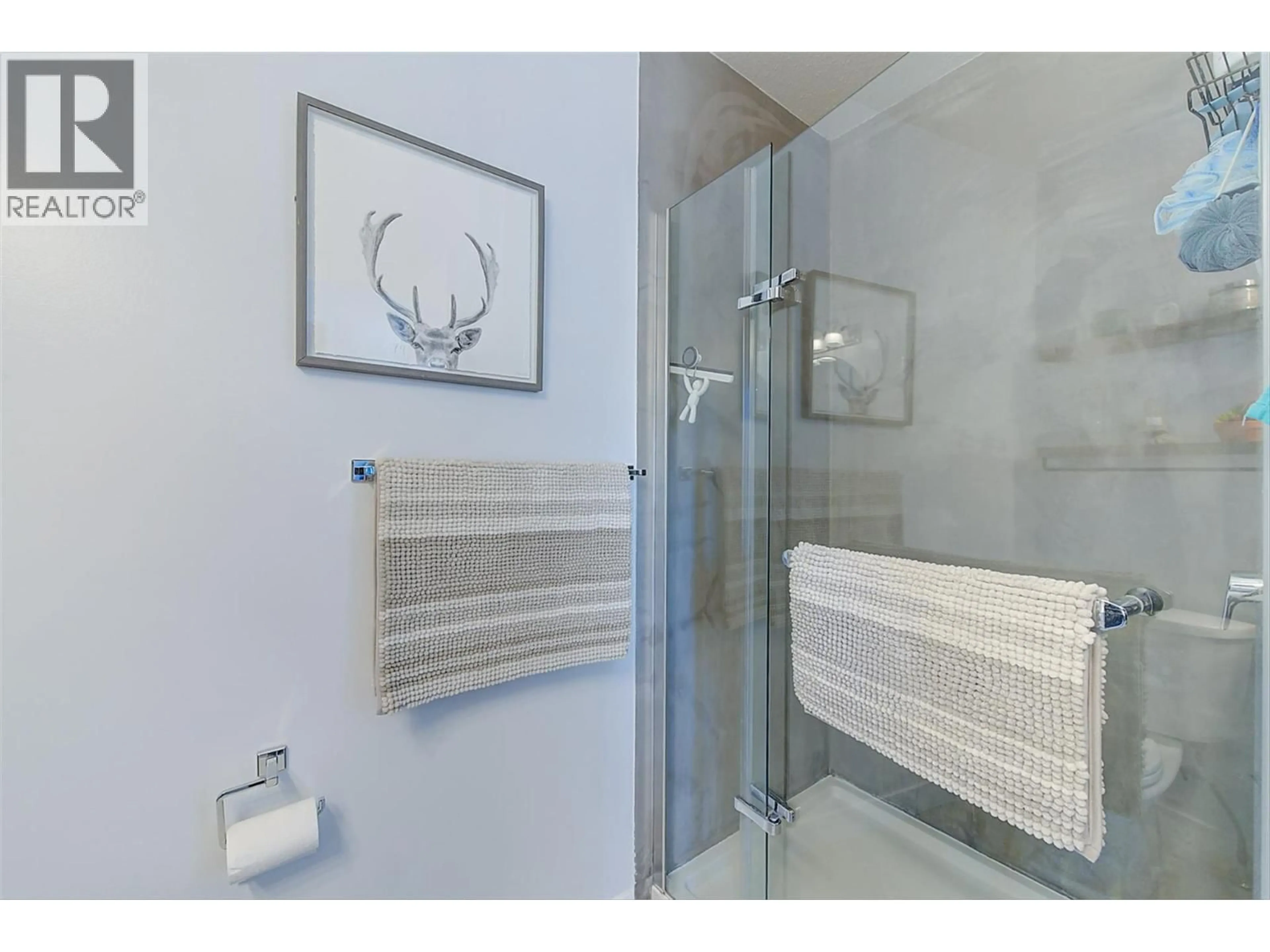 Contemporary bathroom, ceramic/tile floor for 205 - 315 PRIMROSE ROAD, Kelowna British Columbia V1X2G6