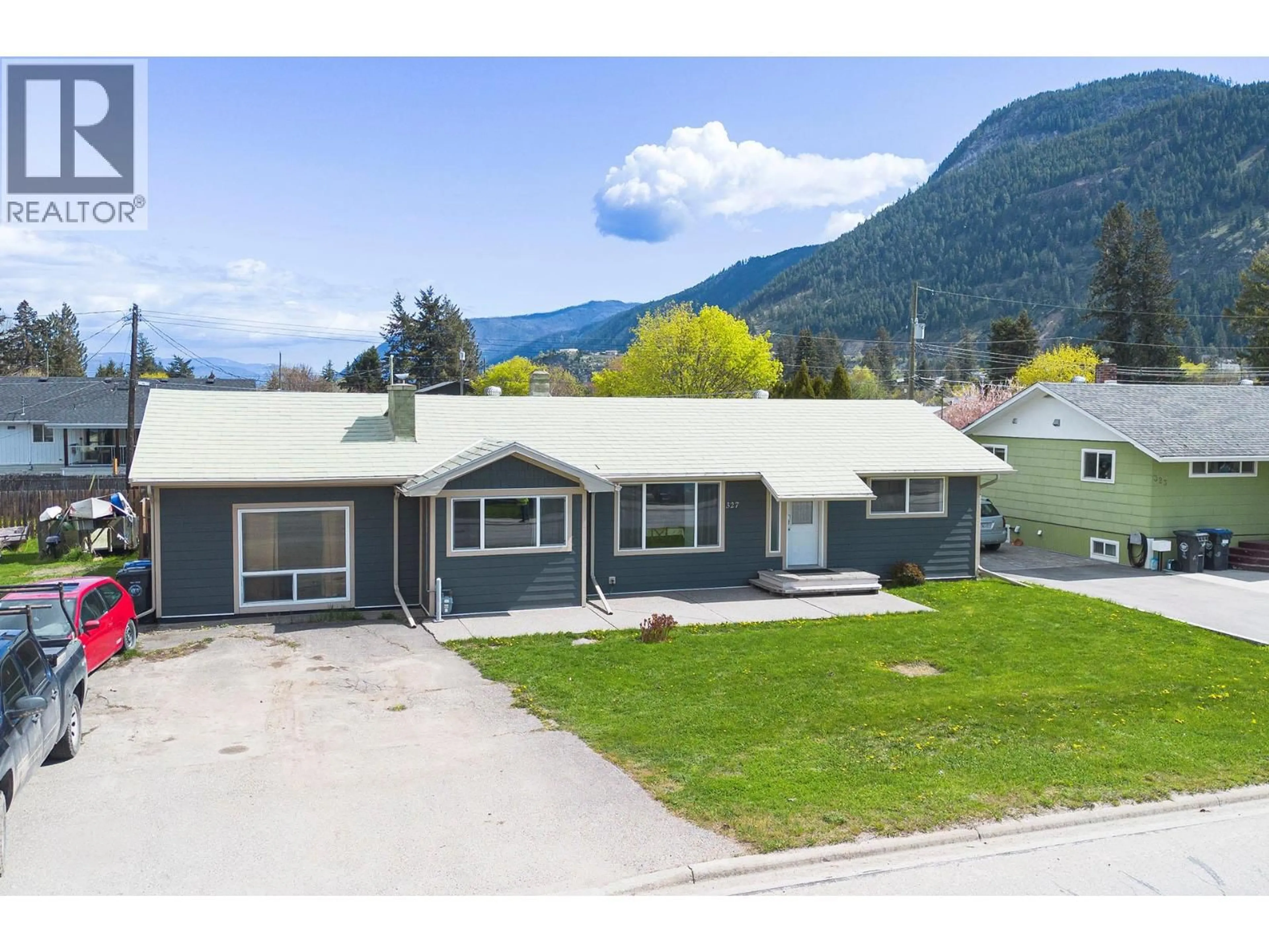 A pic from outside/outdoor area/front of a property/back of a property/a pic from drone, mountain view for 327 PINE STREET, Chase British Columbia V0E1M0