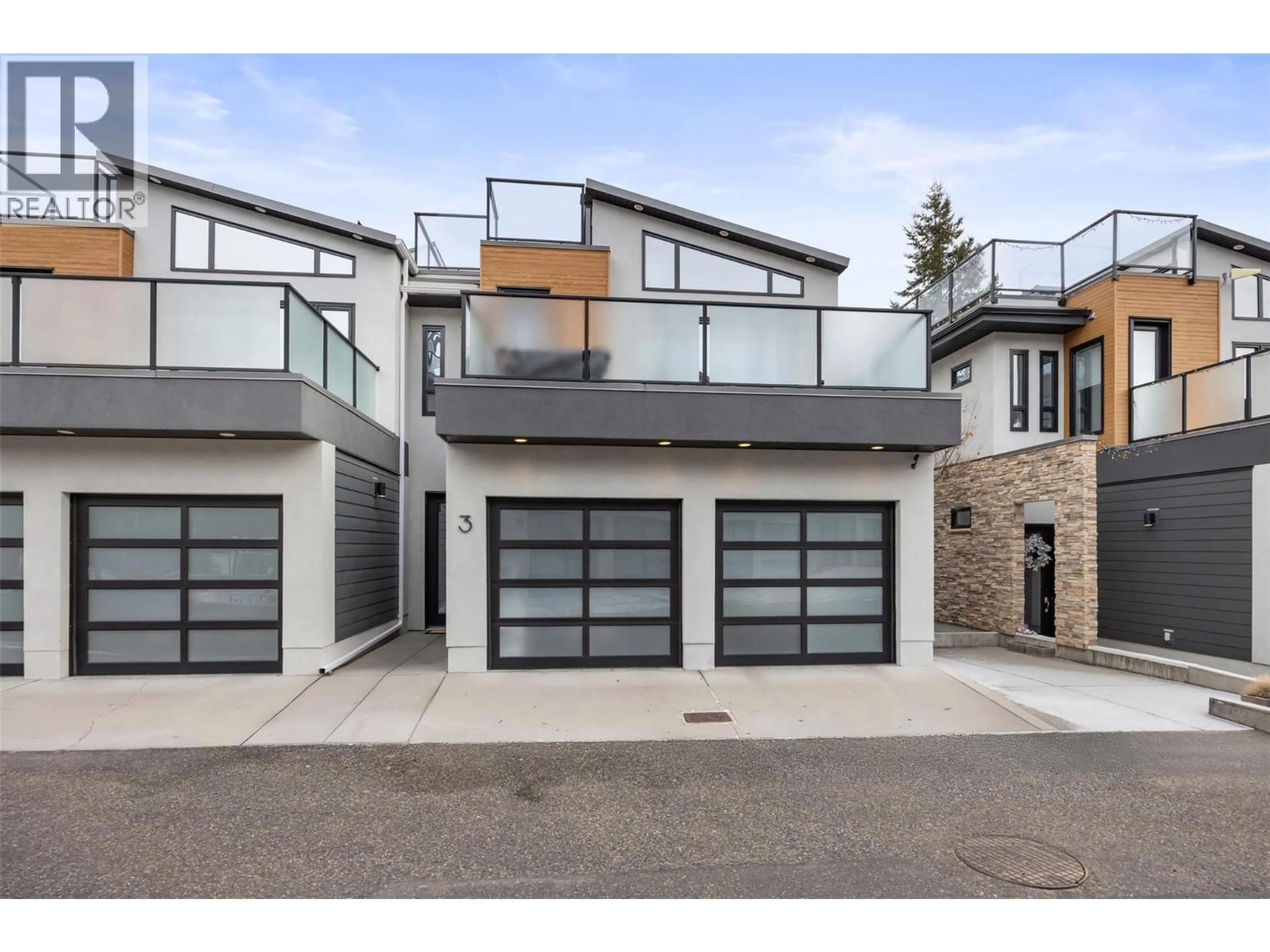 Indoor garage for 3 - 1818 PEAK POINT COURT, West Kelowna British Columbia V1Z4B4