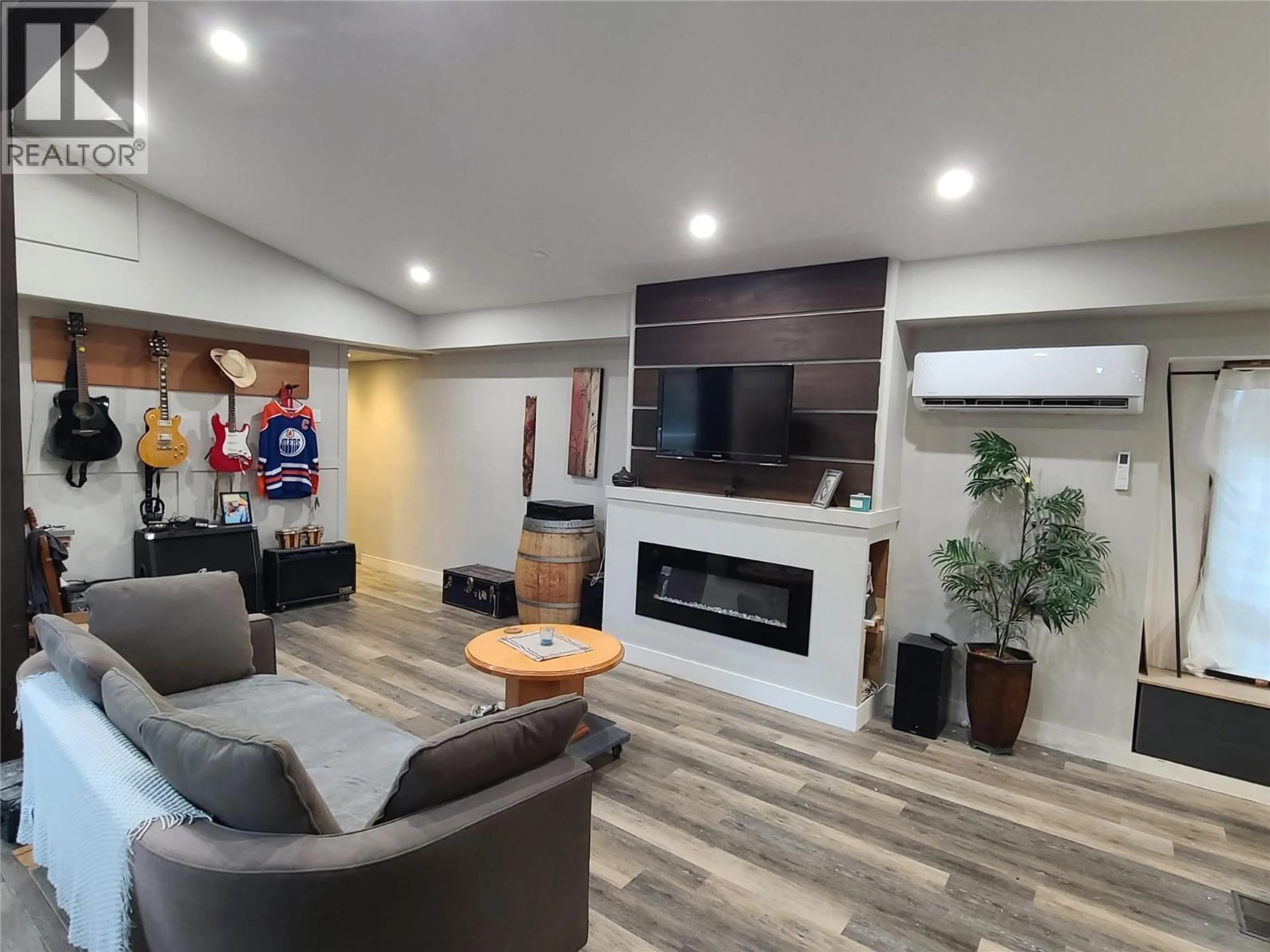 Living room with furniture, unknown for 14 - 1999 HIGHWAY 97S OTHER, Kelowna British Columbia V1Z1B2