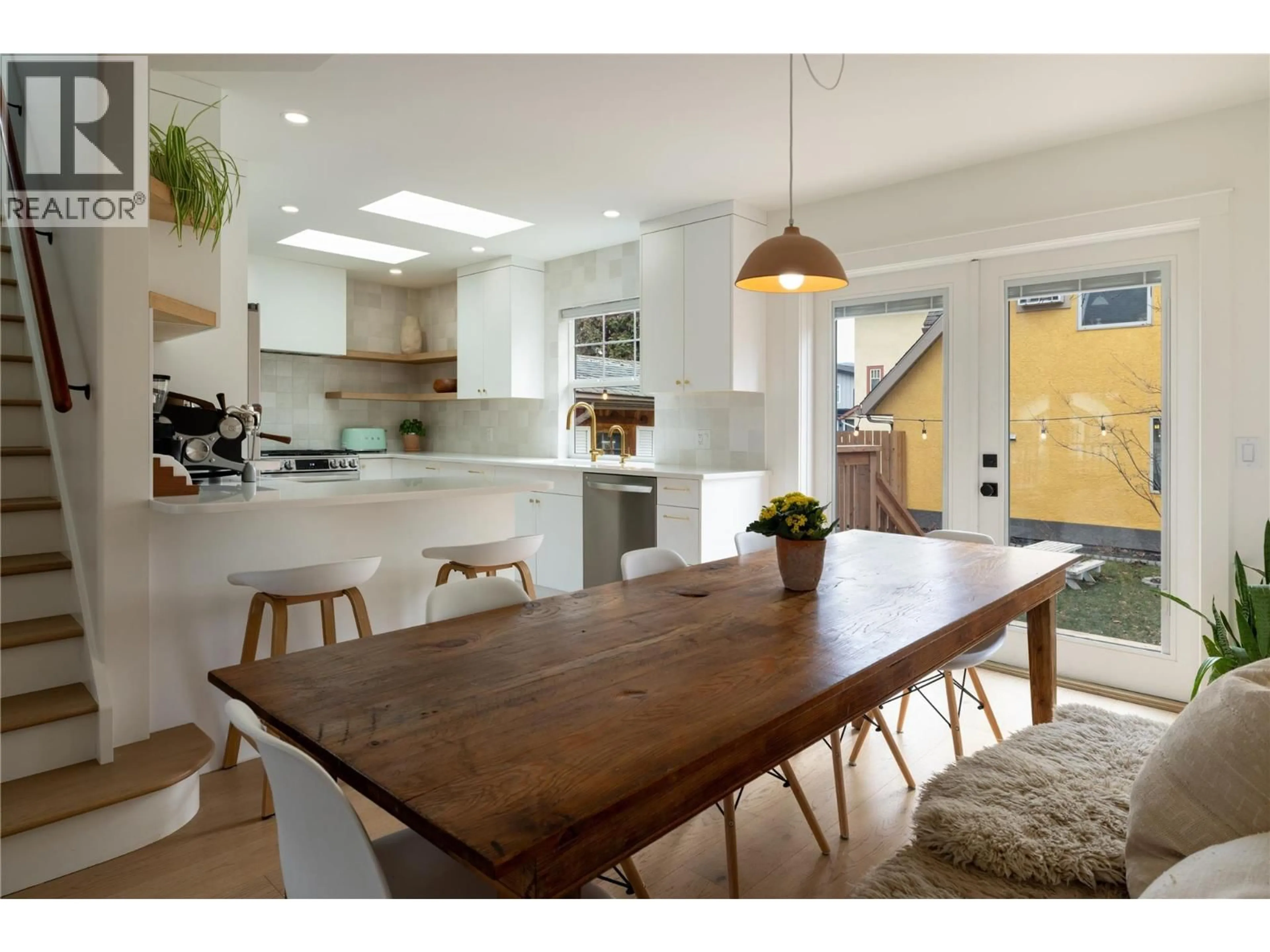 Open concept kitchen, unknown for 773 SUTHERLAND AVENUE, Kelowna British Columbia V1Y5X4