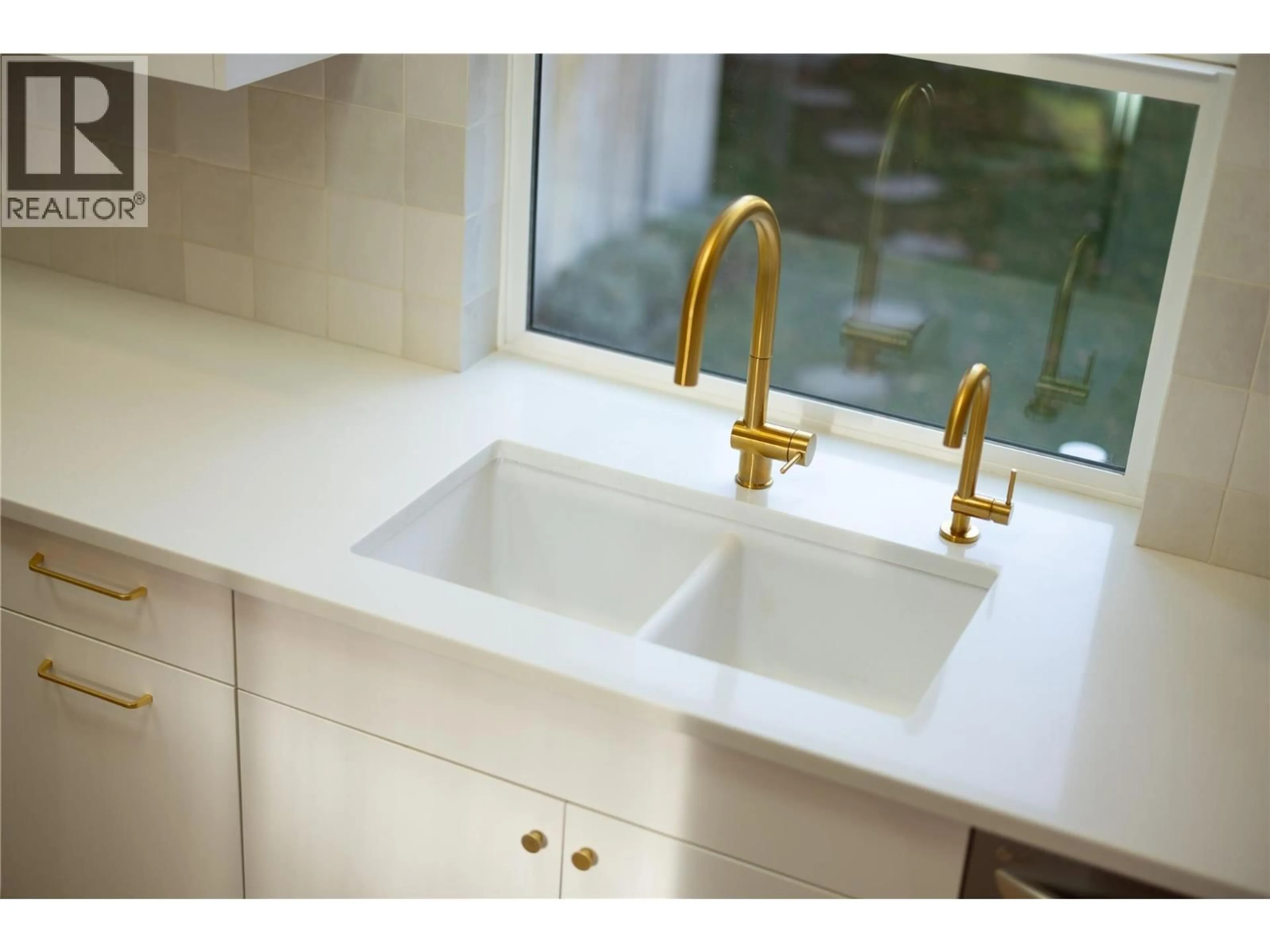 Contemporary kitchen, ceramic/tile floor for 773 SUTHERLAND AVENUE, Kelowna British Columbia V1Y5X4