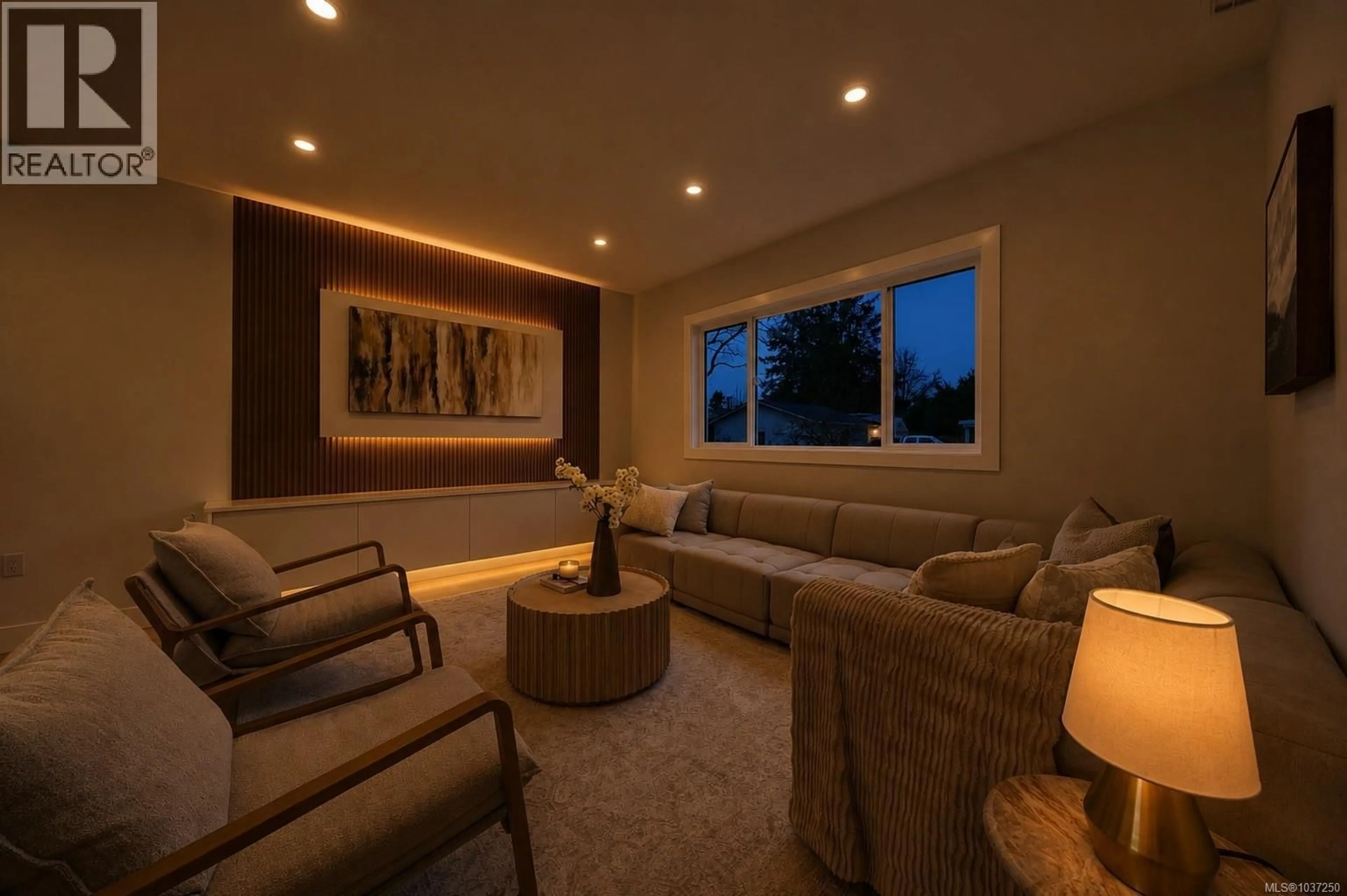 Living room with furniture, unknown for 3 - 621 BROADWAY STREET, Saanich British Columbia V8Z2G5