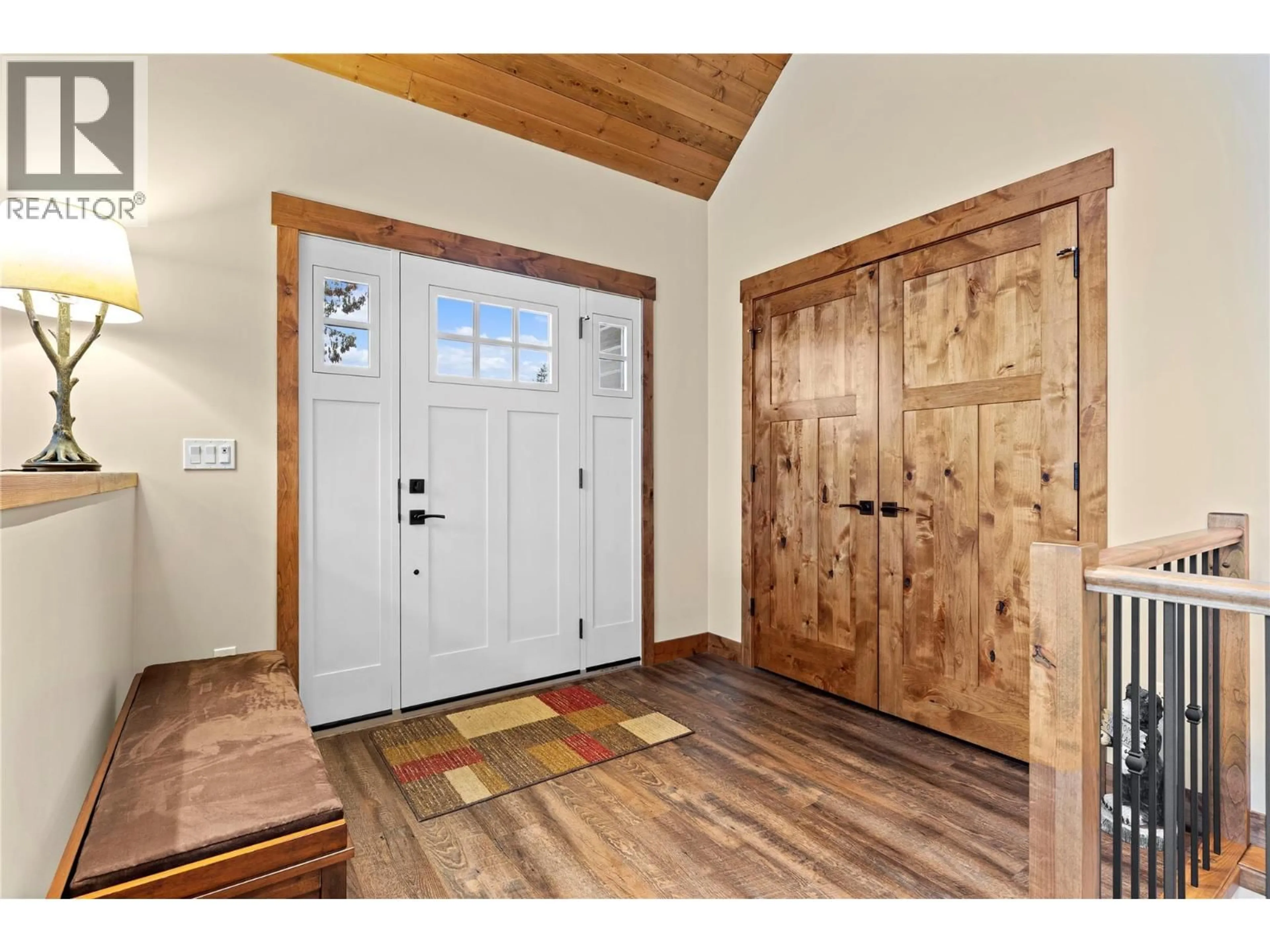 Indoor entryway for 13 - 1171 DIEPPE ROAD, Sorrento British Columbia V0E2W0