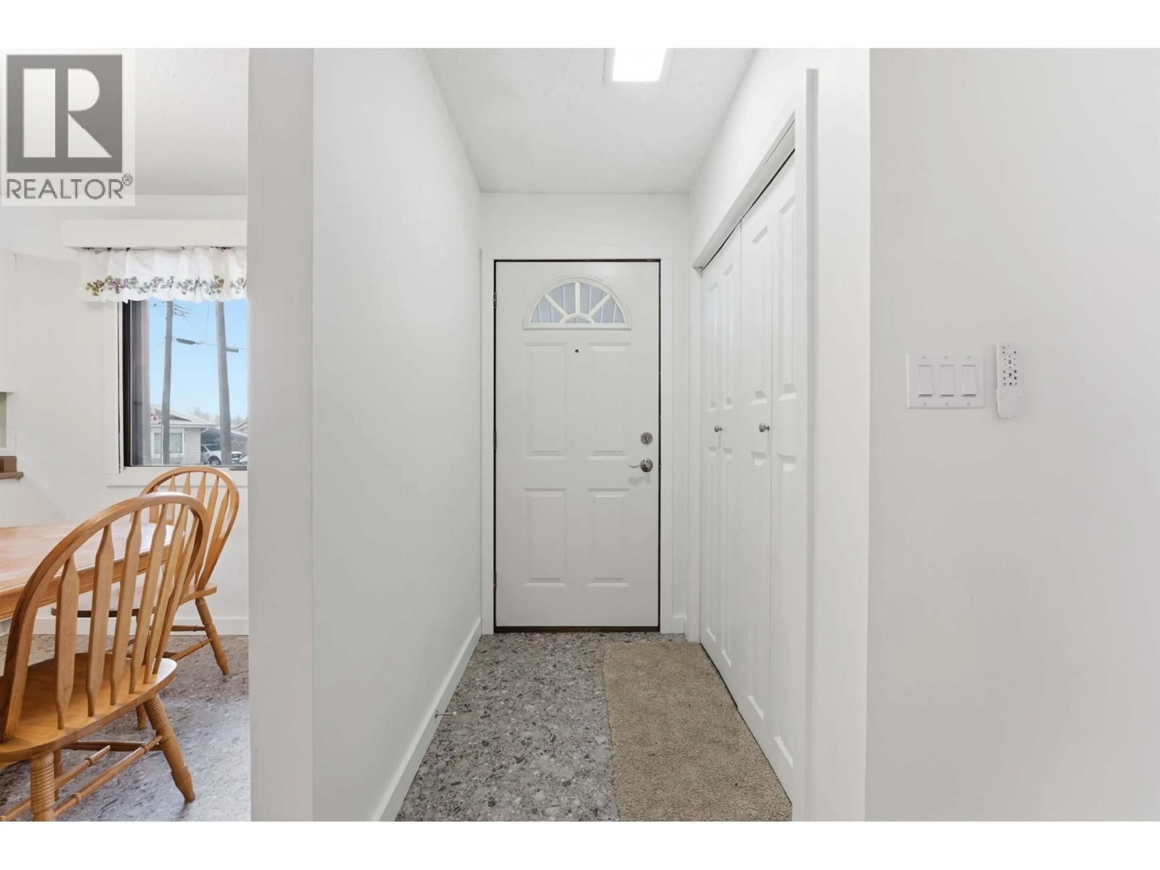 Indoor entryway for 2289 HAYDEN PLACE, Armstrong British Columbia V0E1B1
