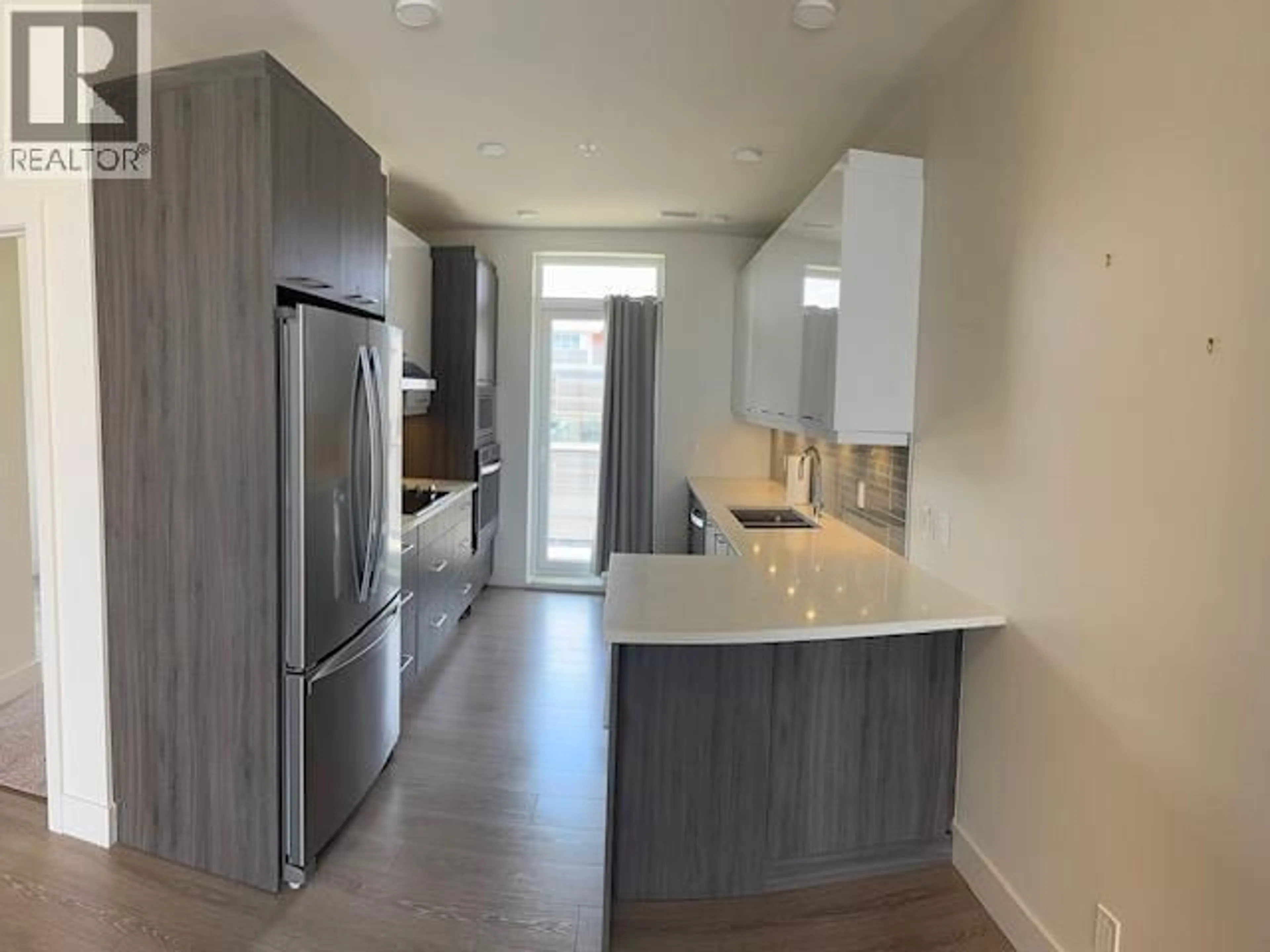 Open concept kitchen, unknown for 311 - 885 UNIVERSITY DRIVE, Kamloops British Columbia V2C0K2