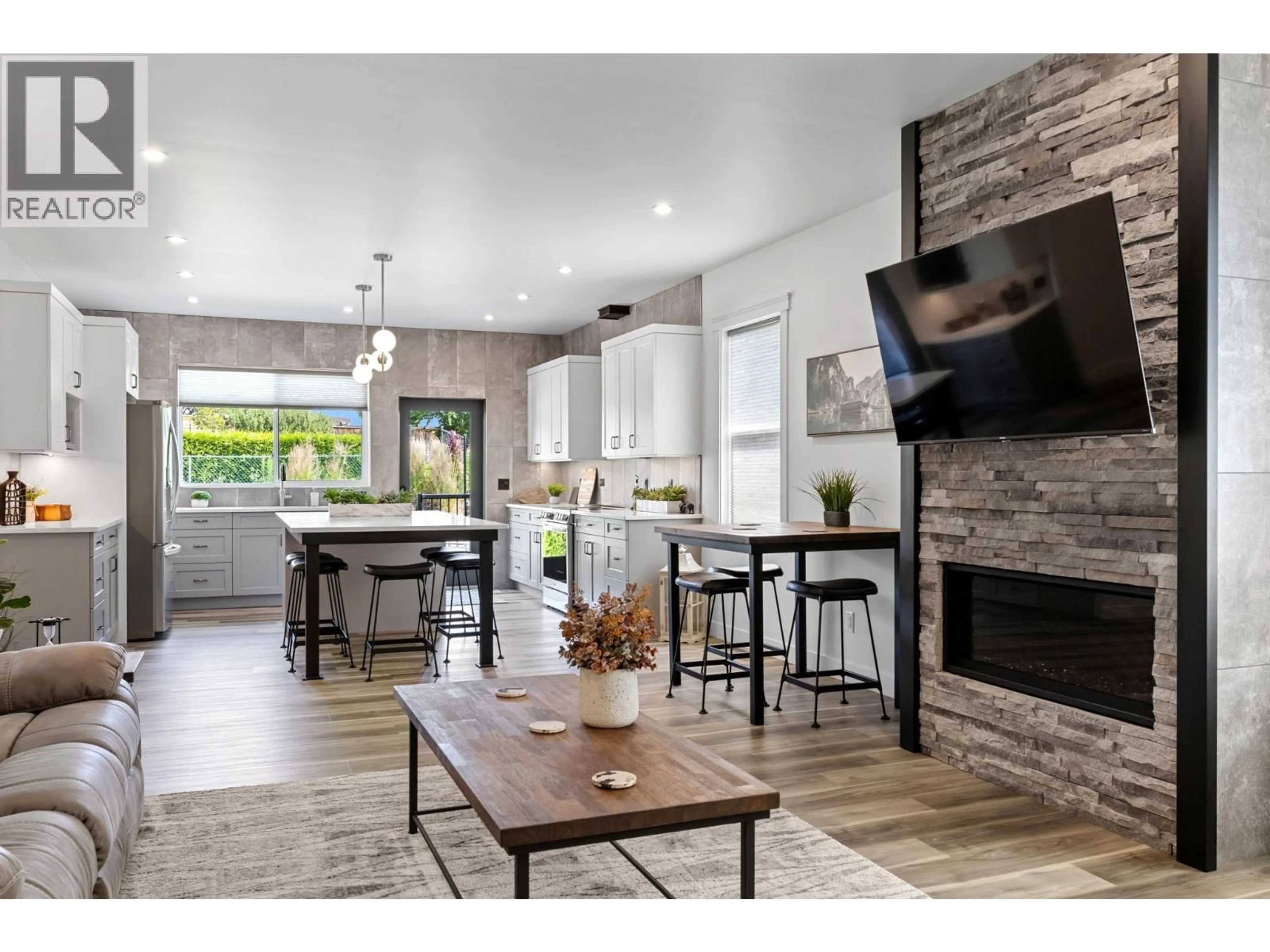 Open concept kitchen, unknown for 712 LAKE COURT, West Kelowna British Columbia V1Z0A3