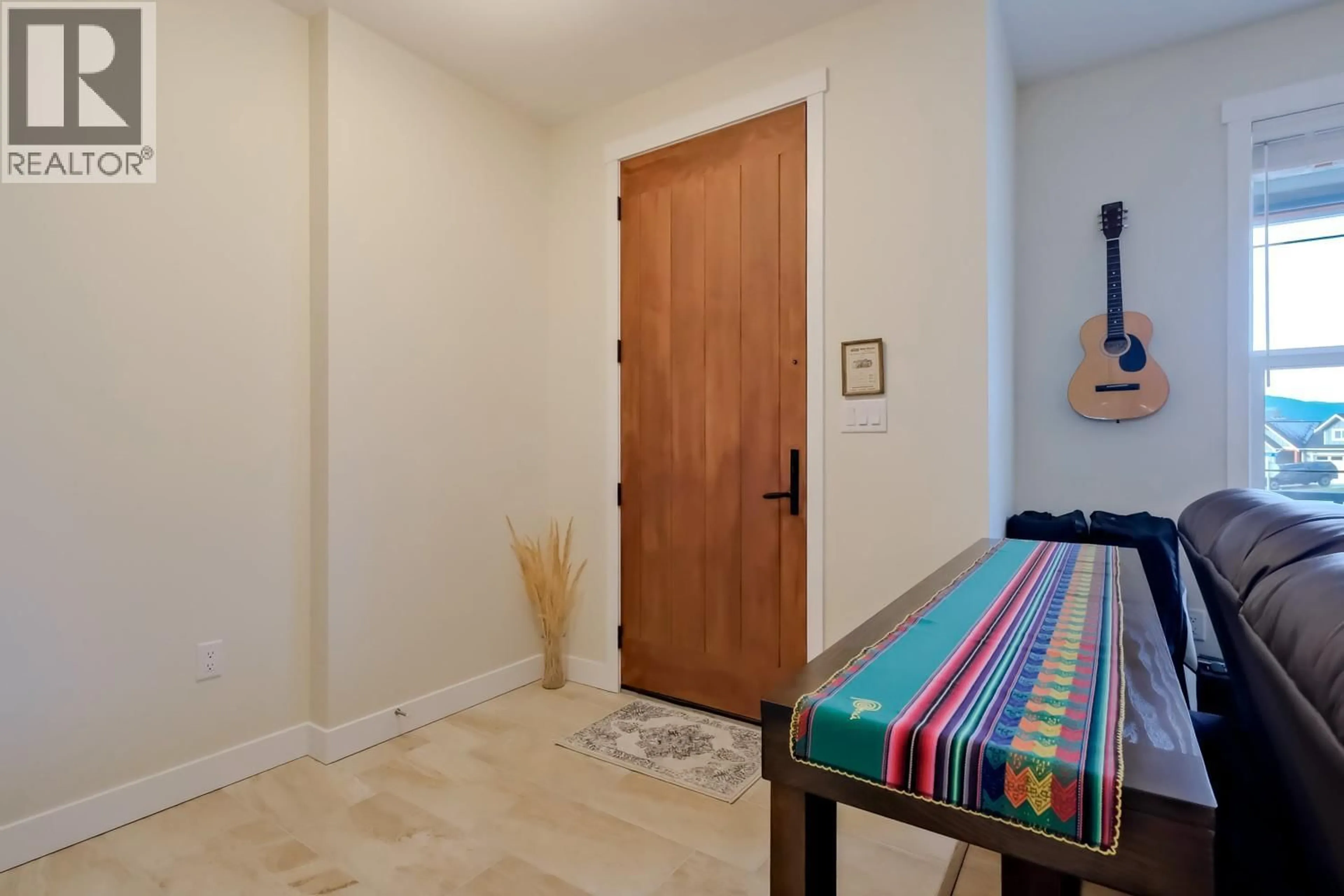 Indoor entryway for 926 HOLDEN ROAD, Penticton British Columbia V2A9G6