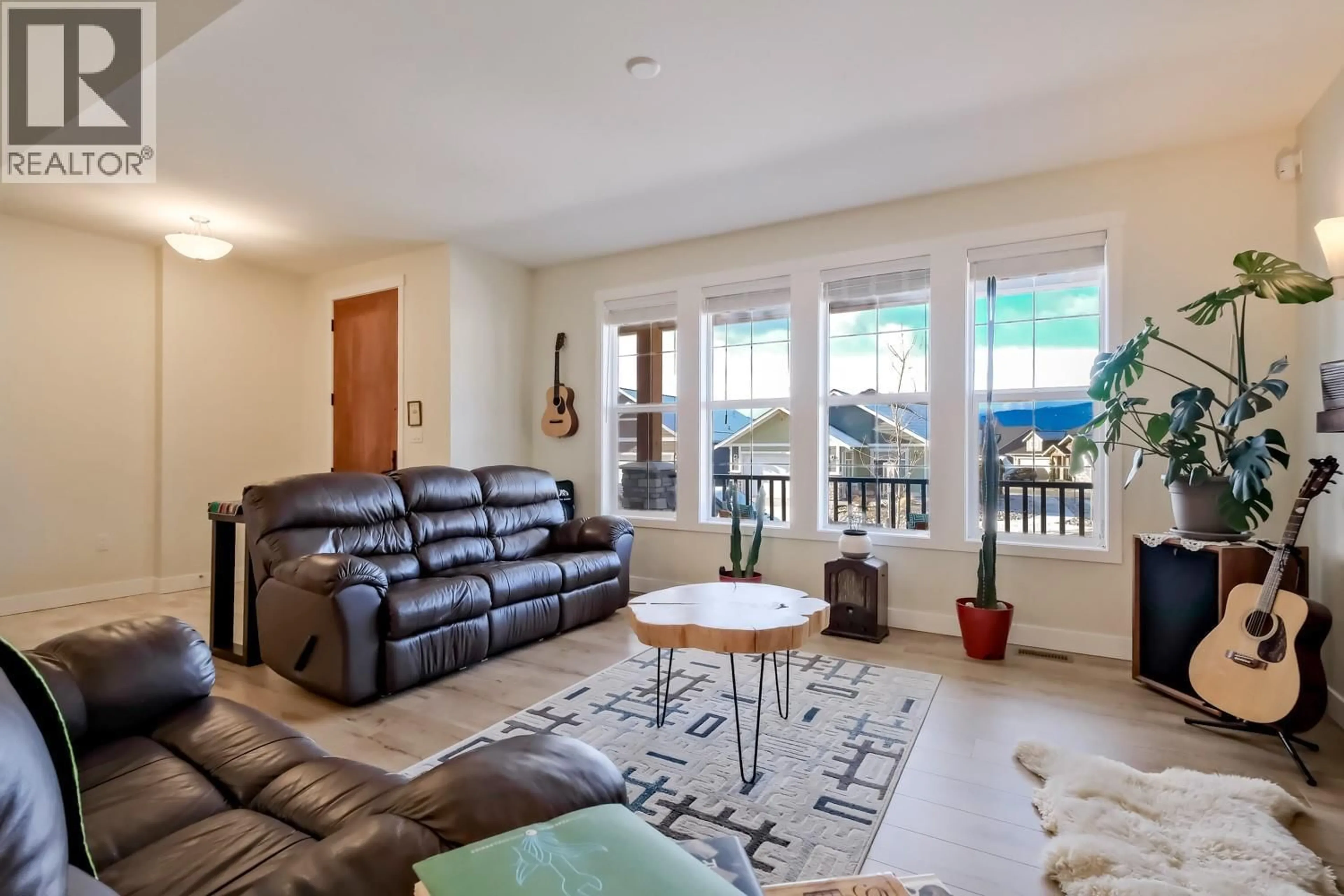 Living room with furniture, unknown for 926 HOLDEN ROAD, Penticton British Columbia V2A9G6