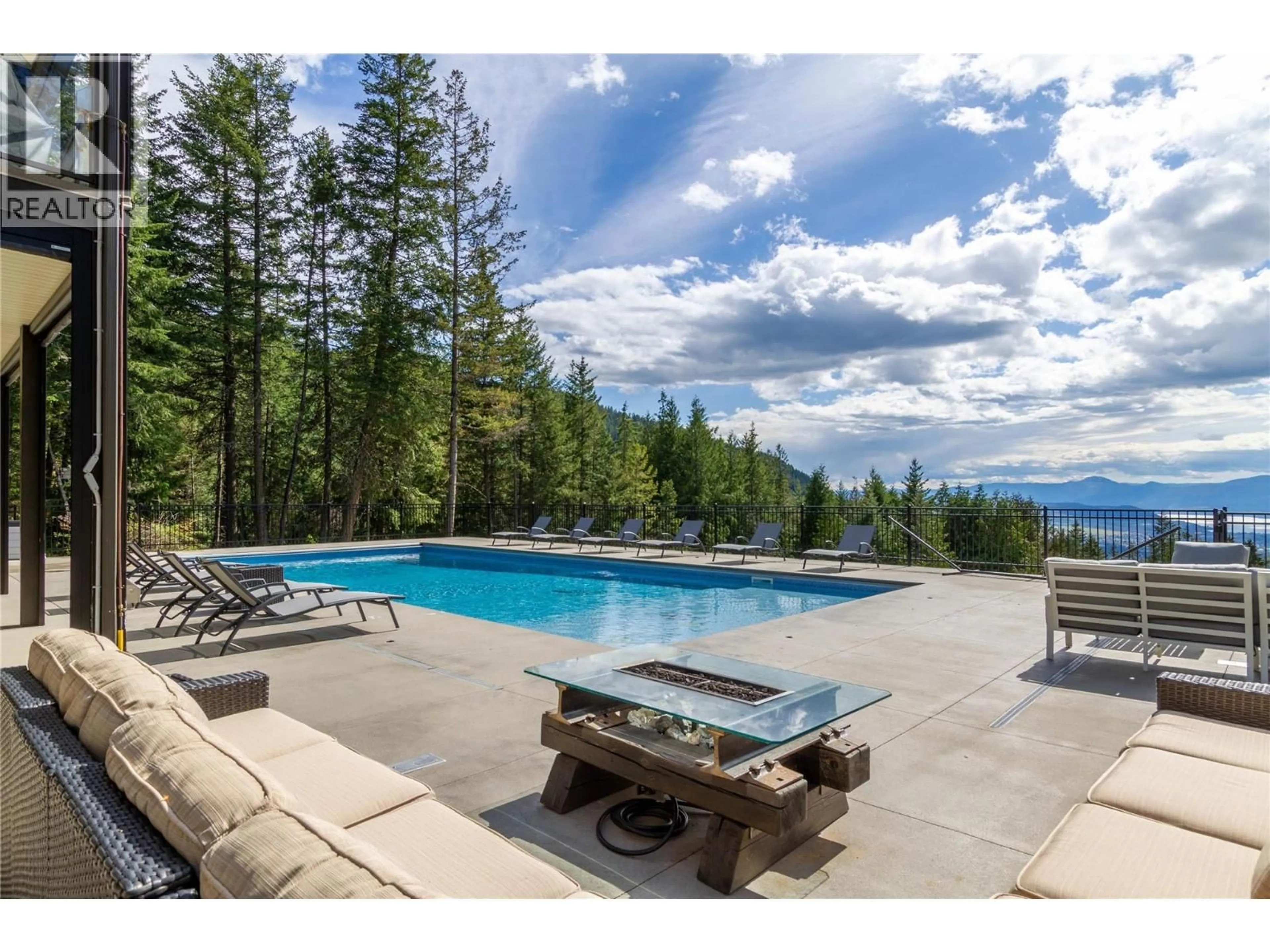 Pool for 6032 LYNX DRIVE, Vernon British Columbia V1B3J5
