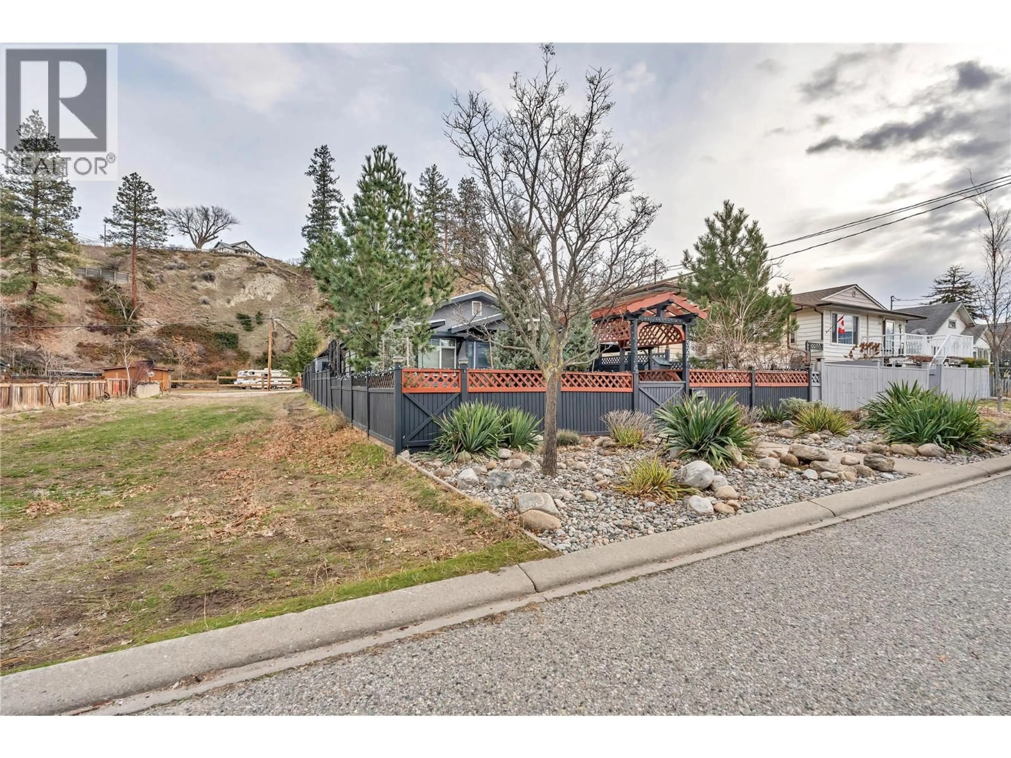 Unknown for 322 NORTON STREET, Penticton British Columbia V2A4H7