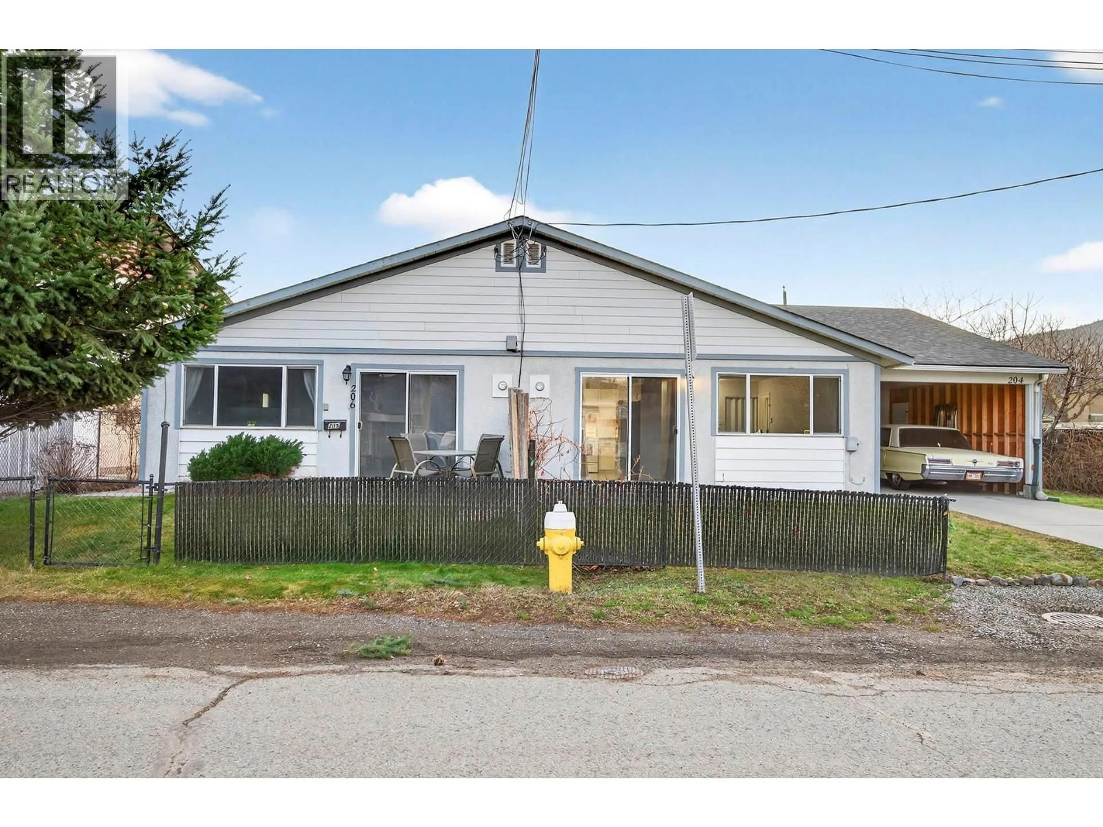 A pic from outside/outdoor area/front of a property/back of a property/a pic from drone, street for 204 FAIRVIEW AVENUE, Kamloops British Columbia V2B1E9