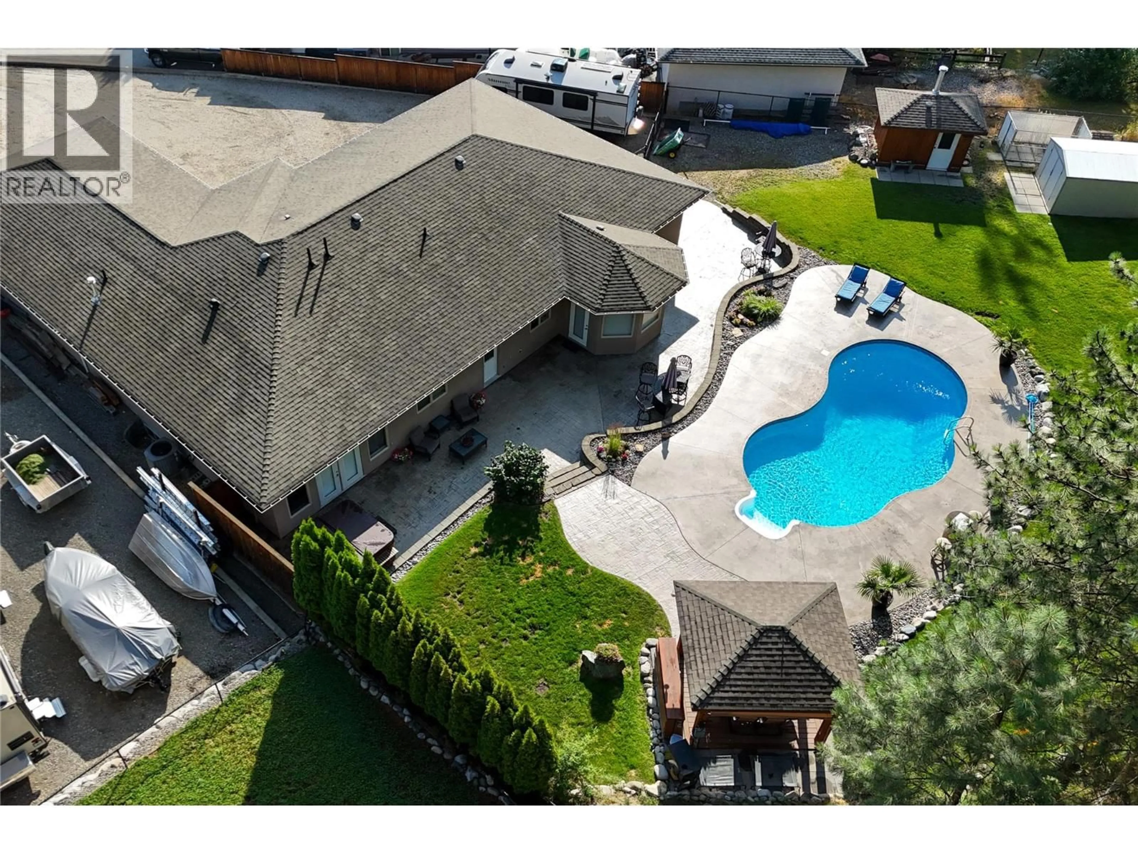 A pic from outside/outdoor area/front of a property/back of a property/a pic from drone, street for 585 COYOTE DRIVE, Kamloops British Columbia V2C6T9
