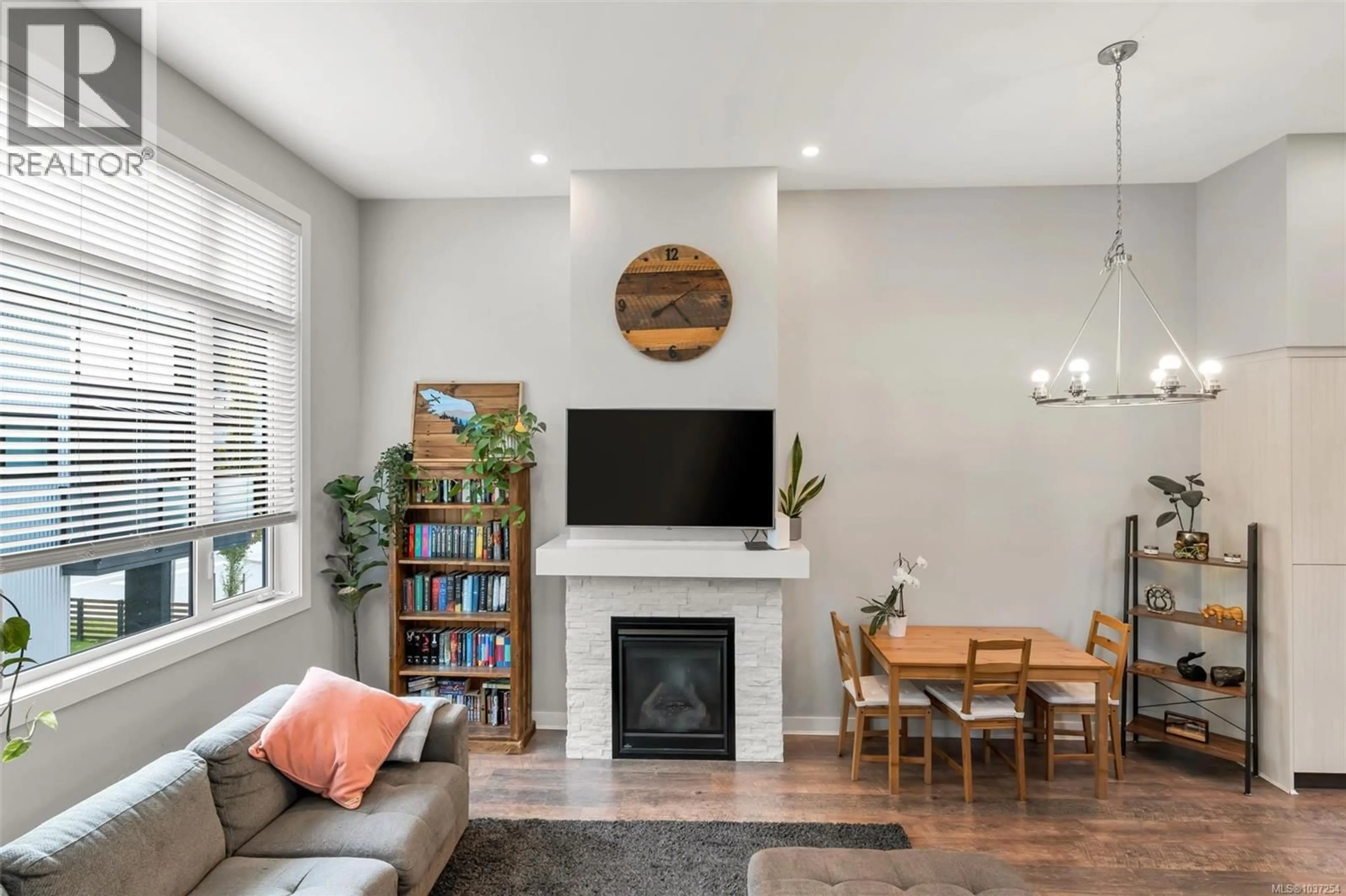 Living room with furniture, unknown for 103 - 1202 NOVA COURT, Langford British Columbia V9B0T7