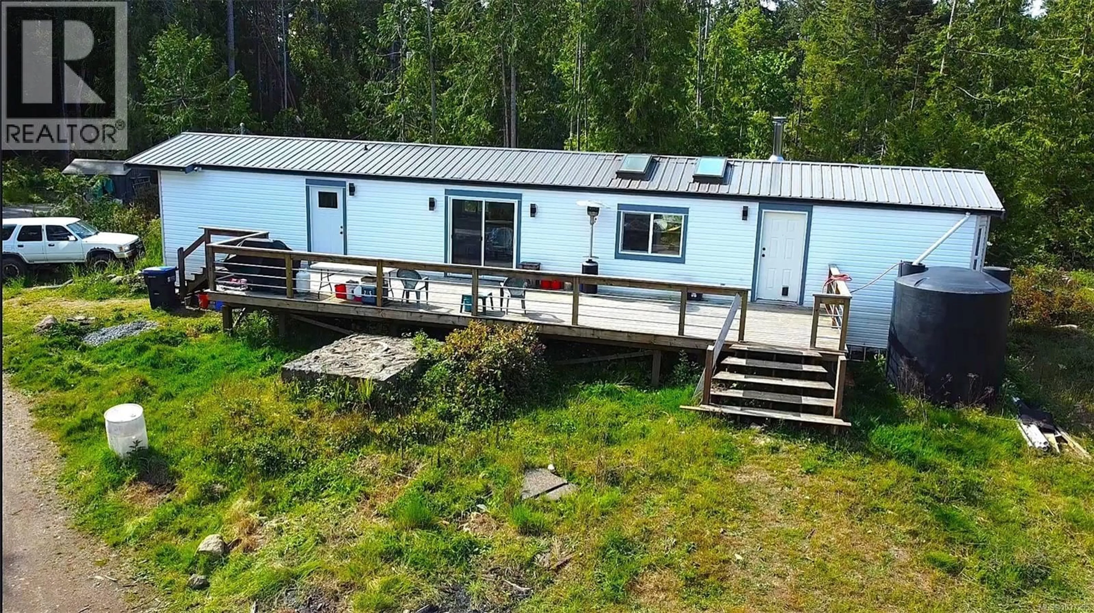 A pic from outside/outdoor area/front of a property/back of a property/a pic from drone, building for 516 BERG ROAD, Gabriola Island British Columbia V0R1X2
