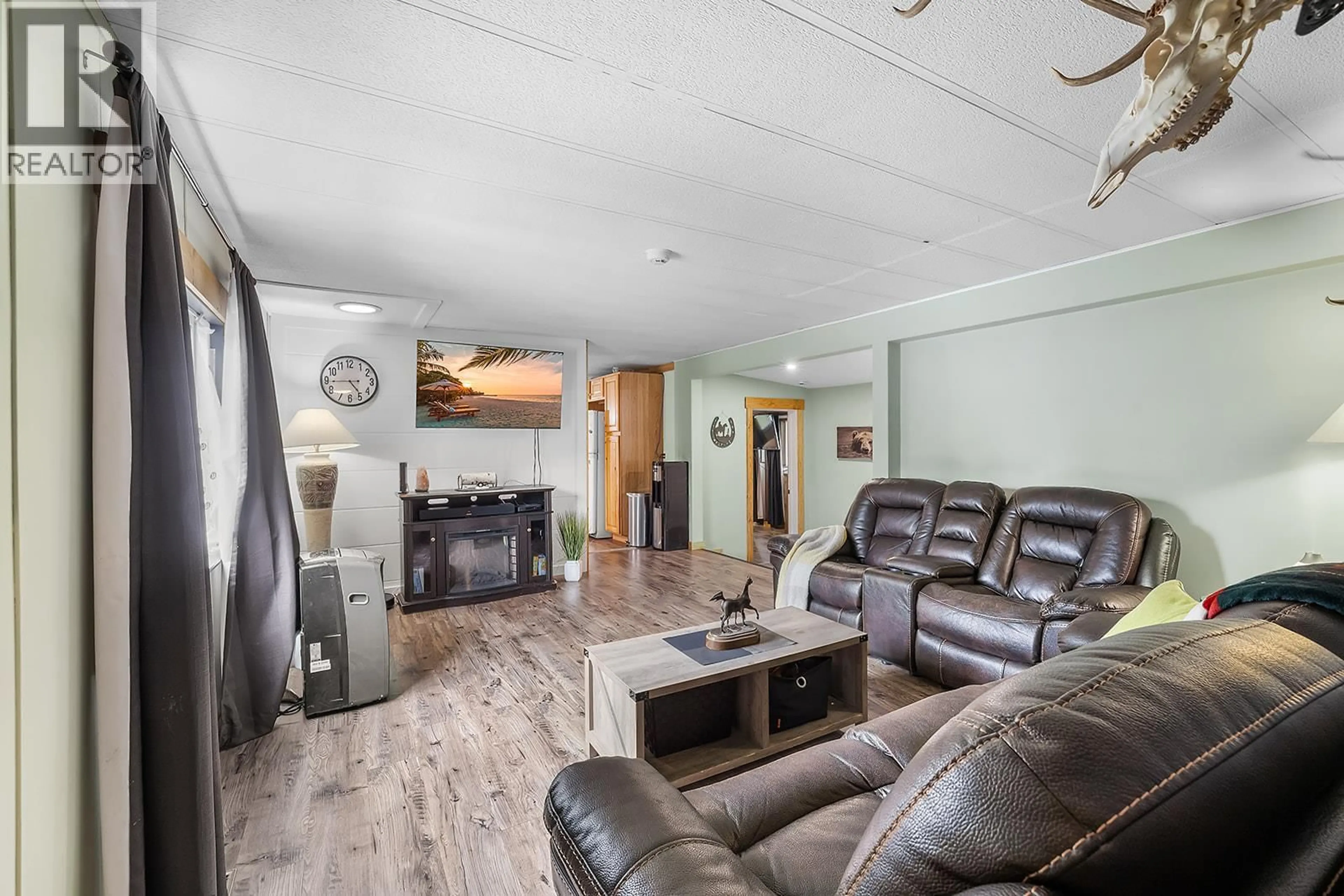 Living room with furniture, unknown for 1077 GOAT RIVER SOUTH ROAD, Creston British Columbia V0B1G1