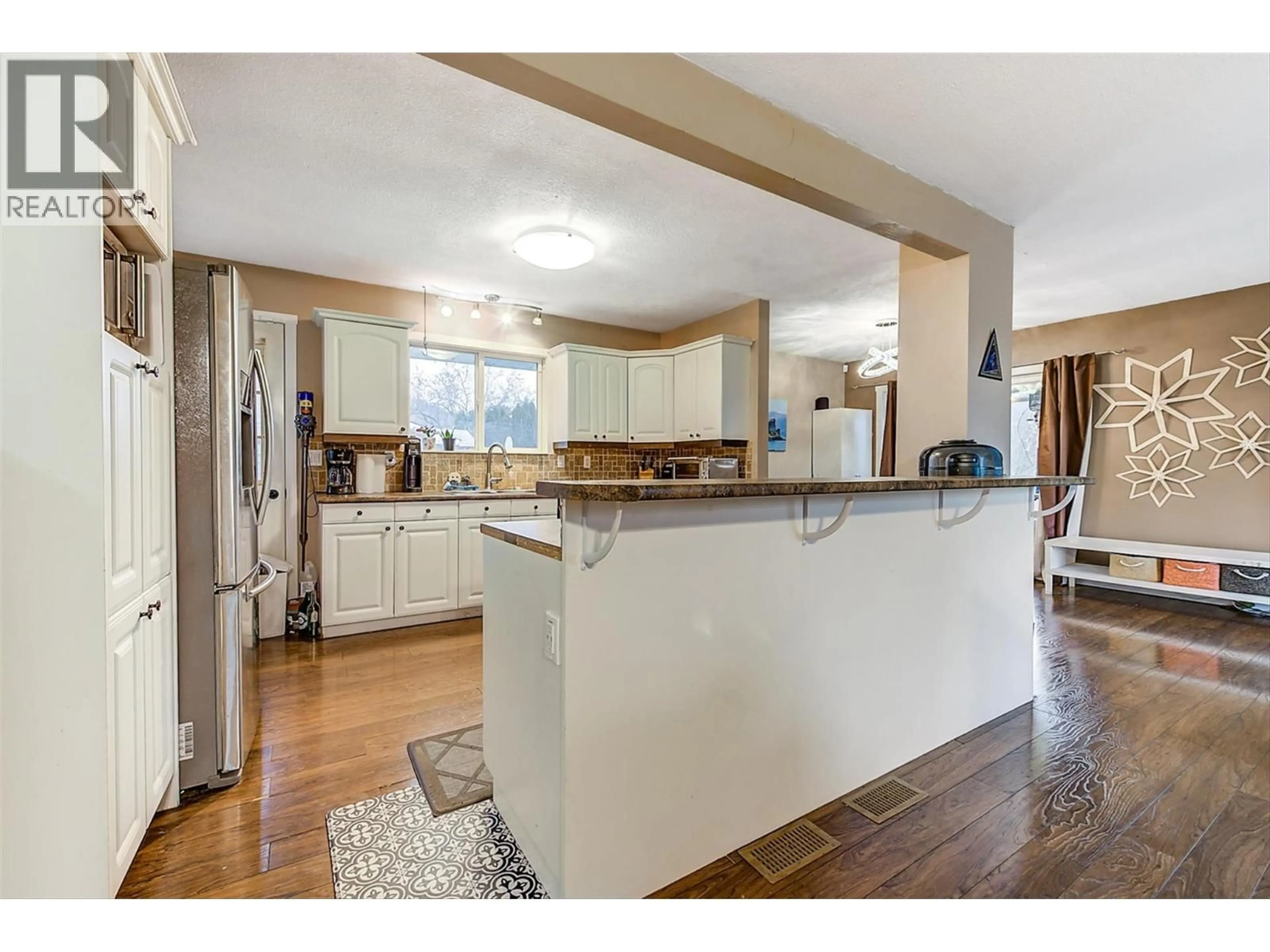 Open concept kitchen, unknown for 964 TRONSON DRIVE, Kelowna British Columbia V1Y4E1
