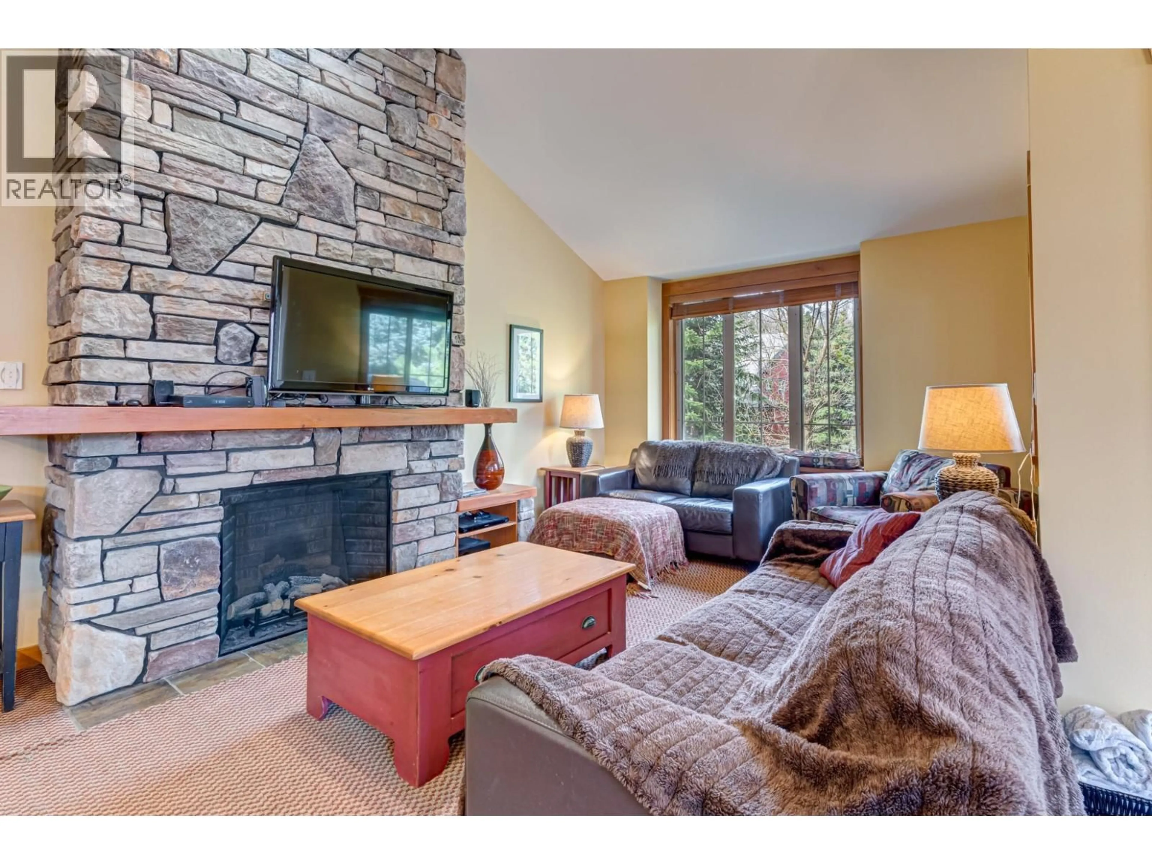 Living room with furniture, unknown for 101A - 47 RIVERMOUNT PLACE, Fernie British Columbia V0B1M7