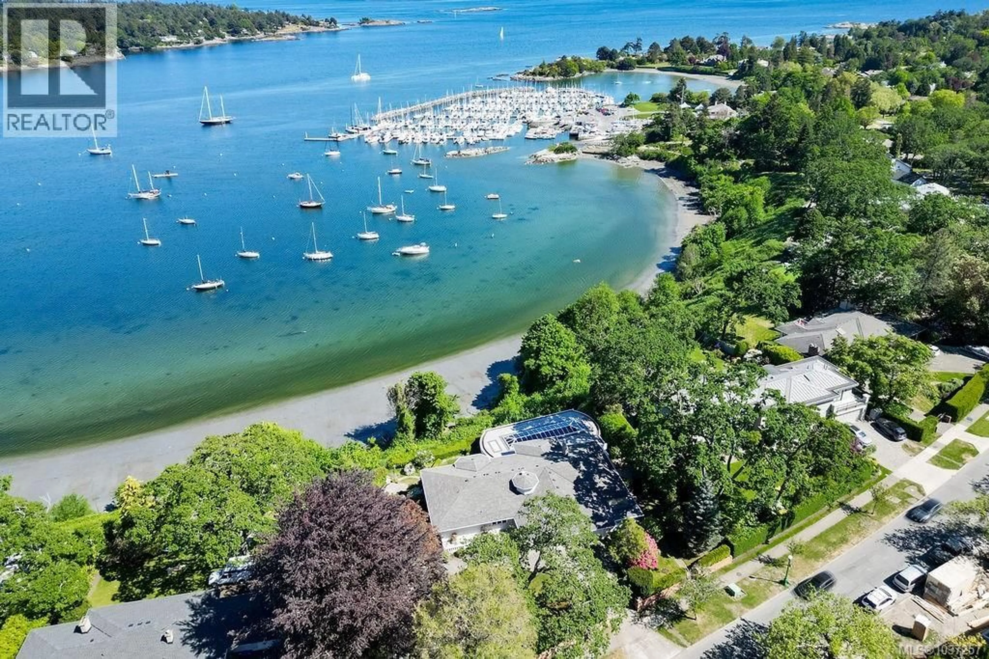 A pic from outside/outdoor area/front of a property/back of a property/a pic from drone, water/lake/river/ocean view for 3565 BEACH DRIVE, Oak Bay British Columbia V8R6M6