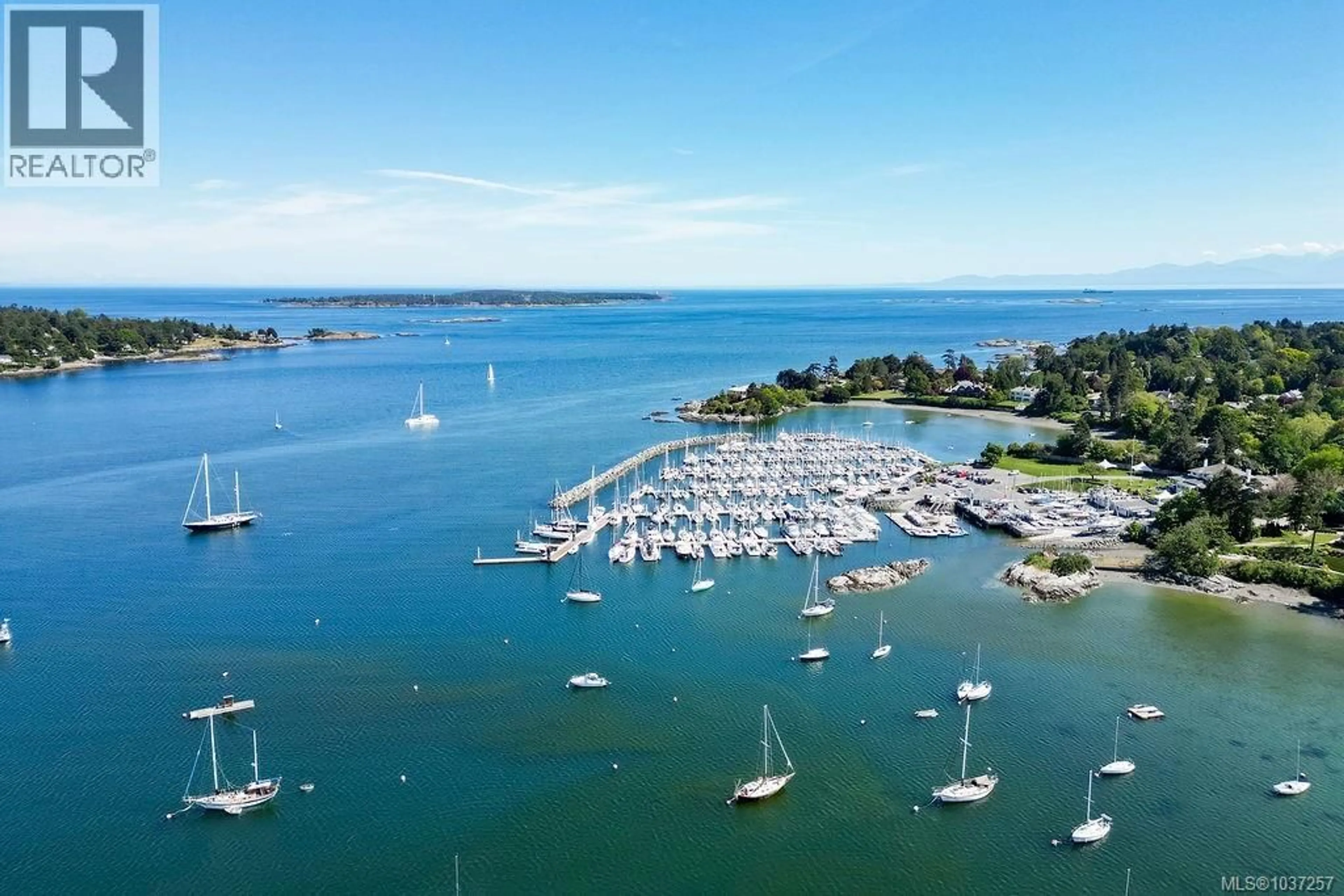 A pic from outside/outdoor area/front of a property/back of a property/a pic from drone, water/lake/river/ocean view for 3565 BEACH DRIVE, Oak Bay British Columbia V8R6M6