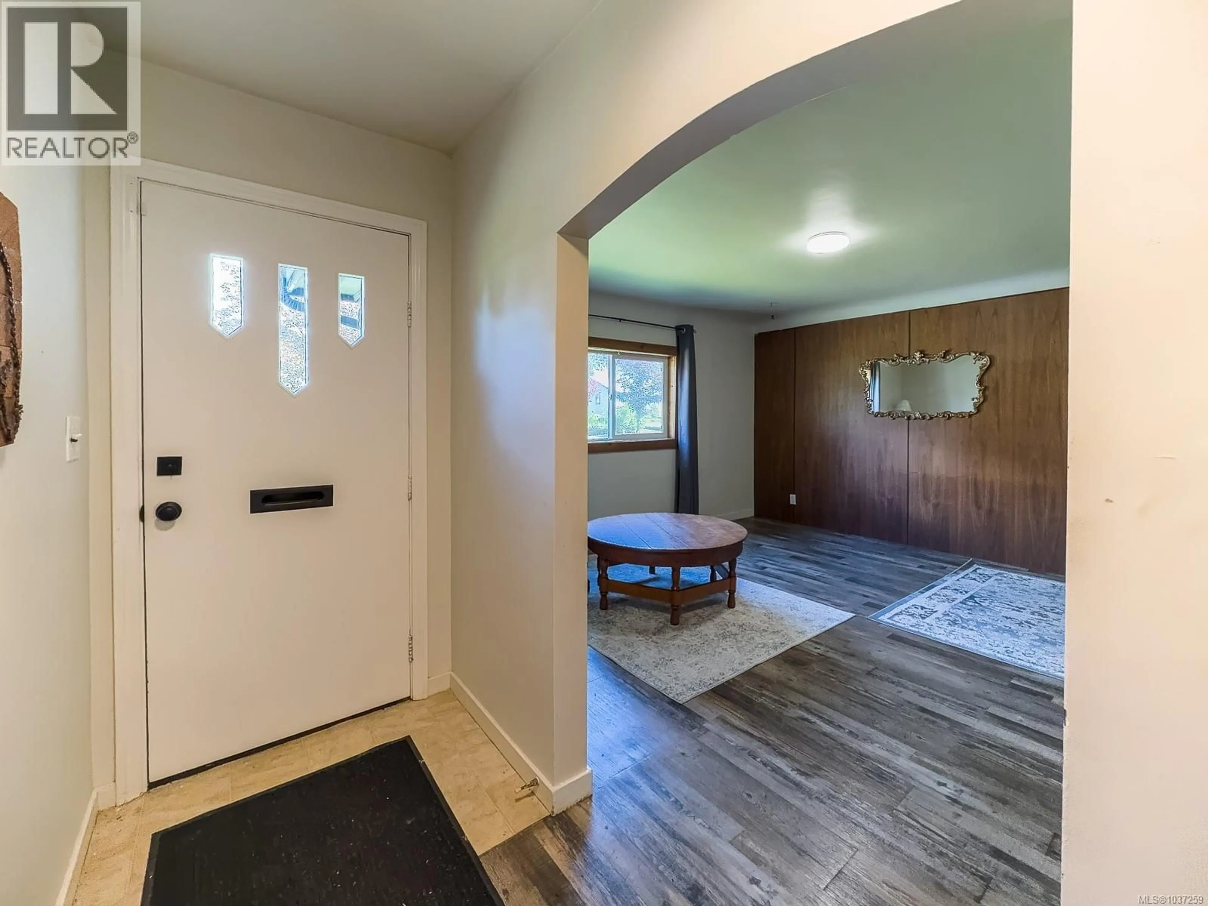 Indoor entryway for 2544 8TH AVENUE, Port Alberni British Columbia V9Y2L7