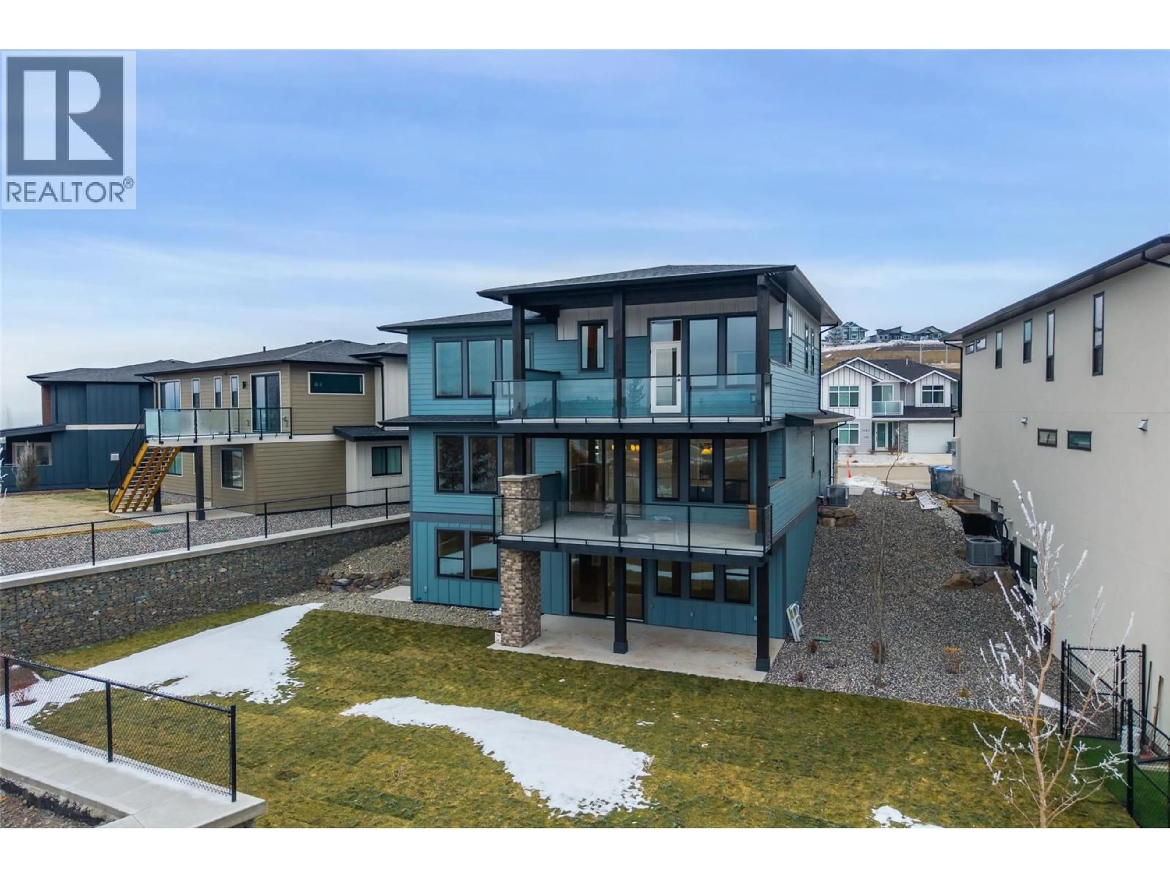 A pic from outside/outdoor area/front of a property/back of a property/a pic from drone, street for 2082 LINFIELD DRIVE, Kamloops British Columbia V1S0G3