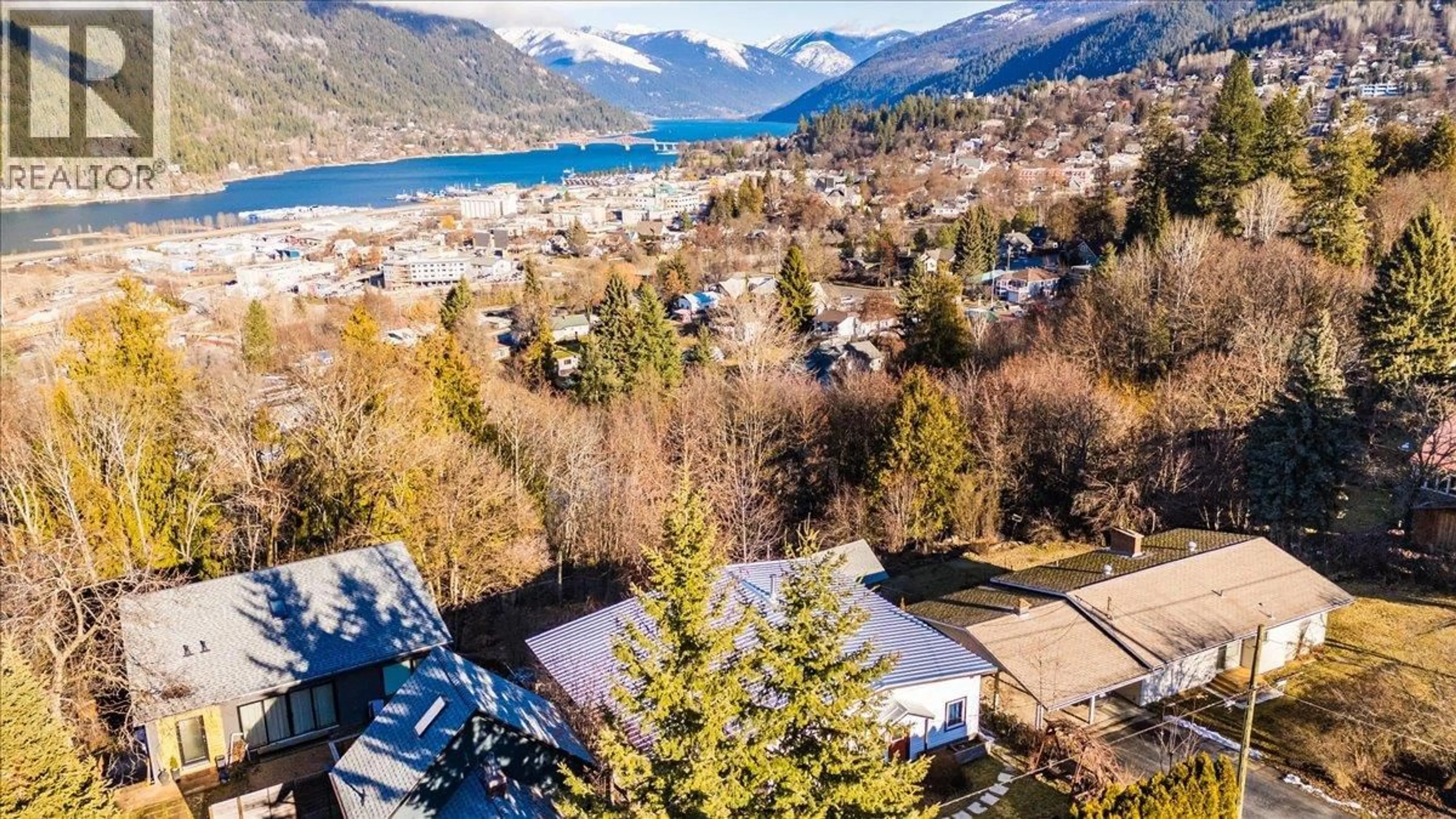A pic from outside/outdoor area/front of a property/back of a property/a pic from drone, mountain view for 604 WASSON STREET, Nelson British Columbia V1L3G7