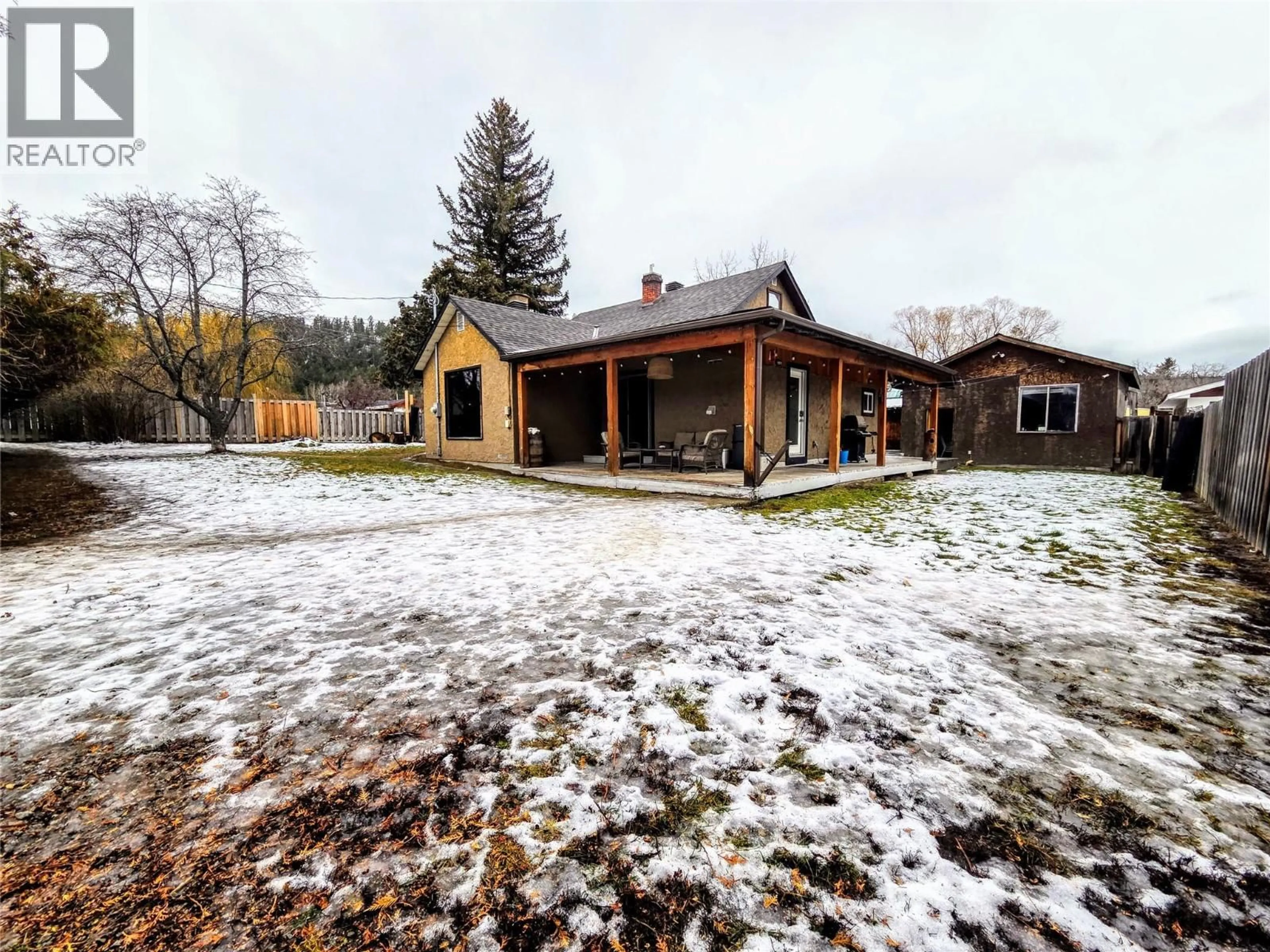A pic from outside/outdoor area/front of a property/back of a property/a pic from drone, unknown for 9215 MOFFAT AVENUE, Invermere British Columbia V0A1K5