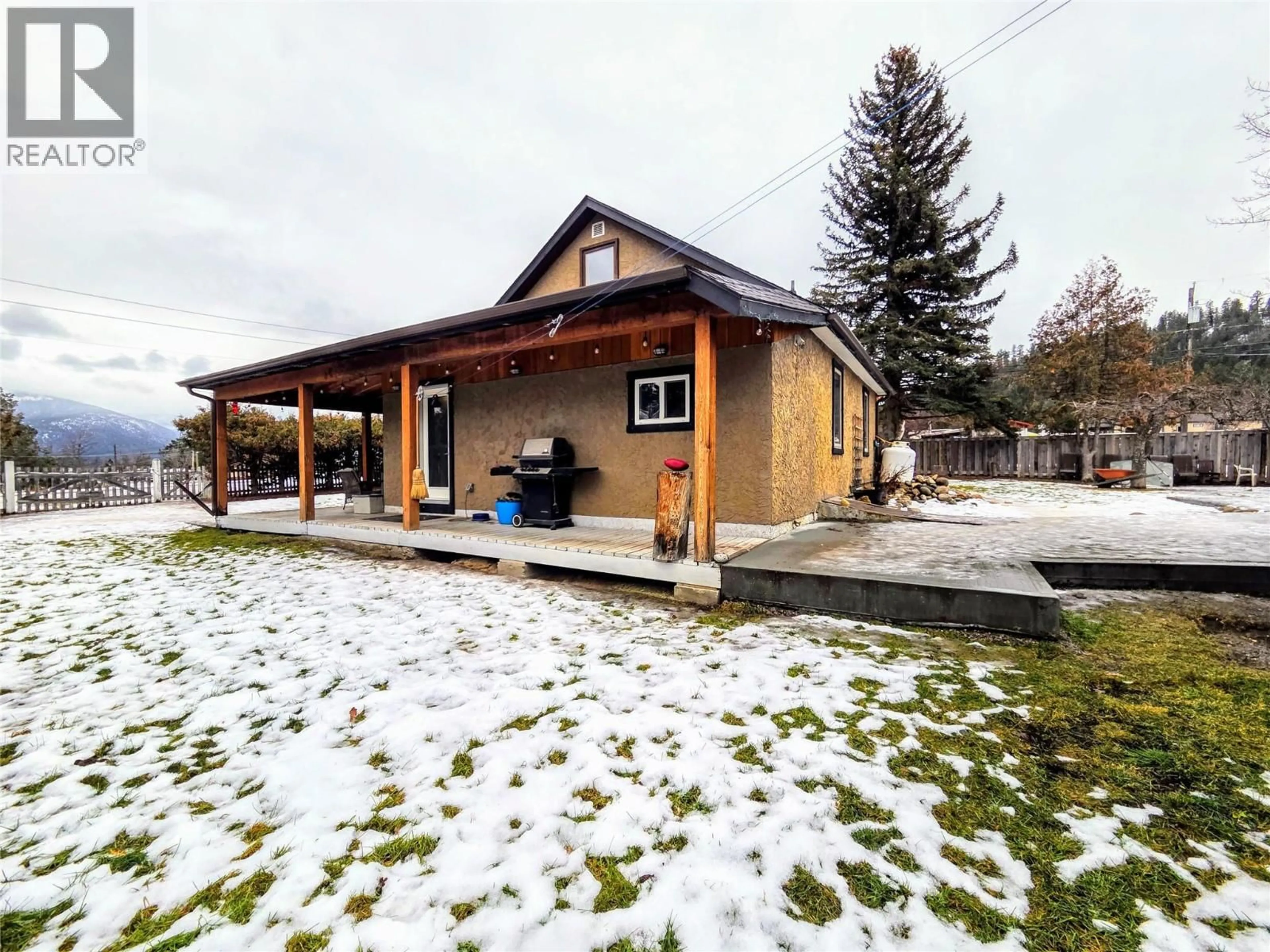 Patio, unknown for 9215 MOFFAT AVENUE, Invermere British Columbia V0A1K5