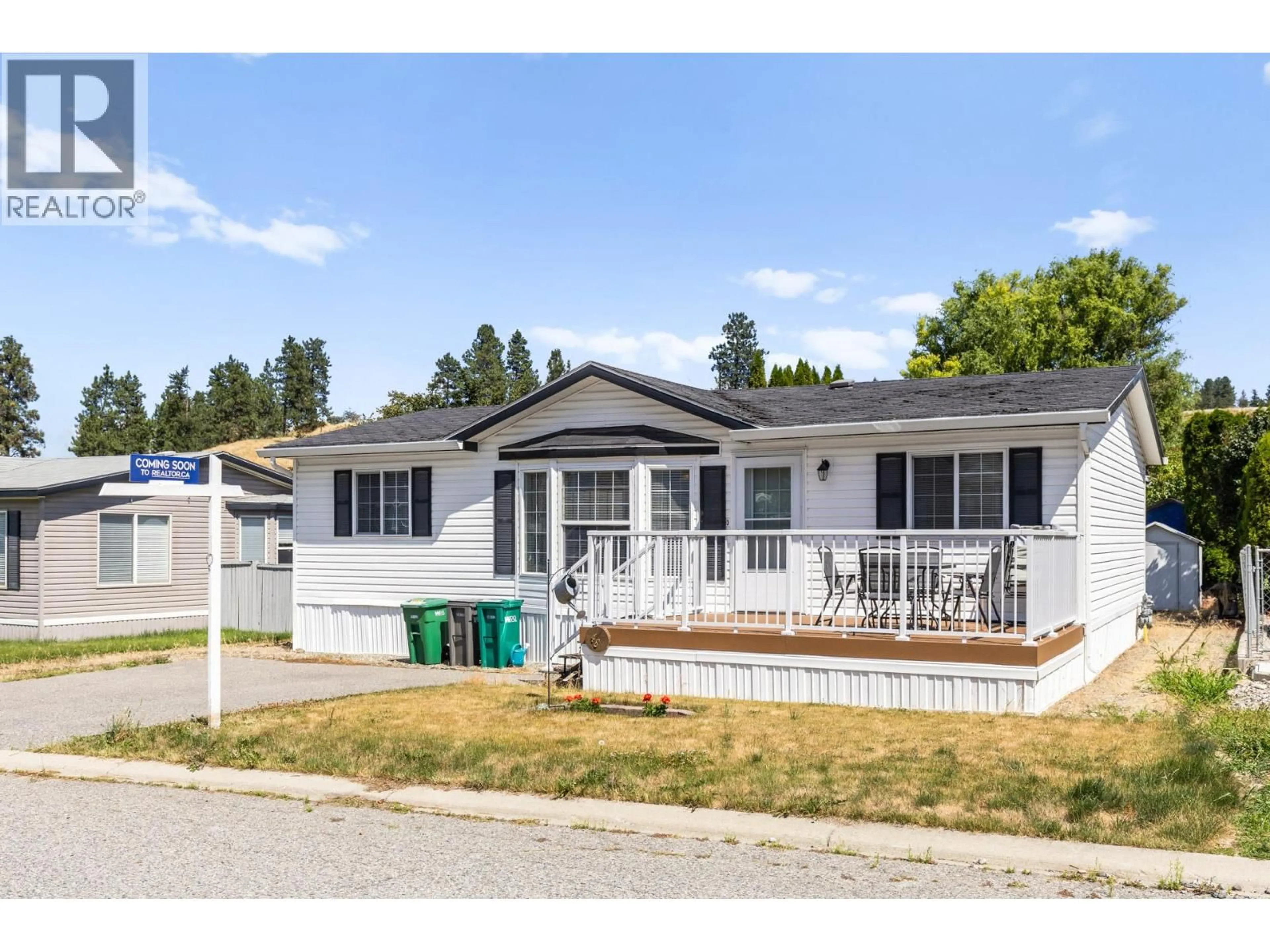 Home with vinyl exterior material, street for 46 - 610 KATHERINE ROAD, West Kelowna British Columbia V1Z3G2