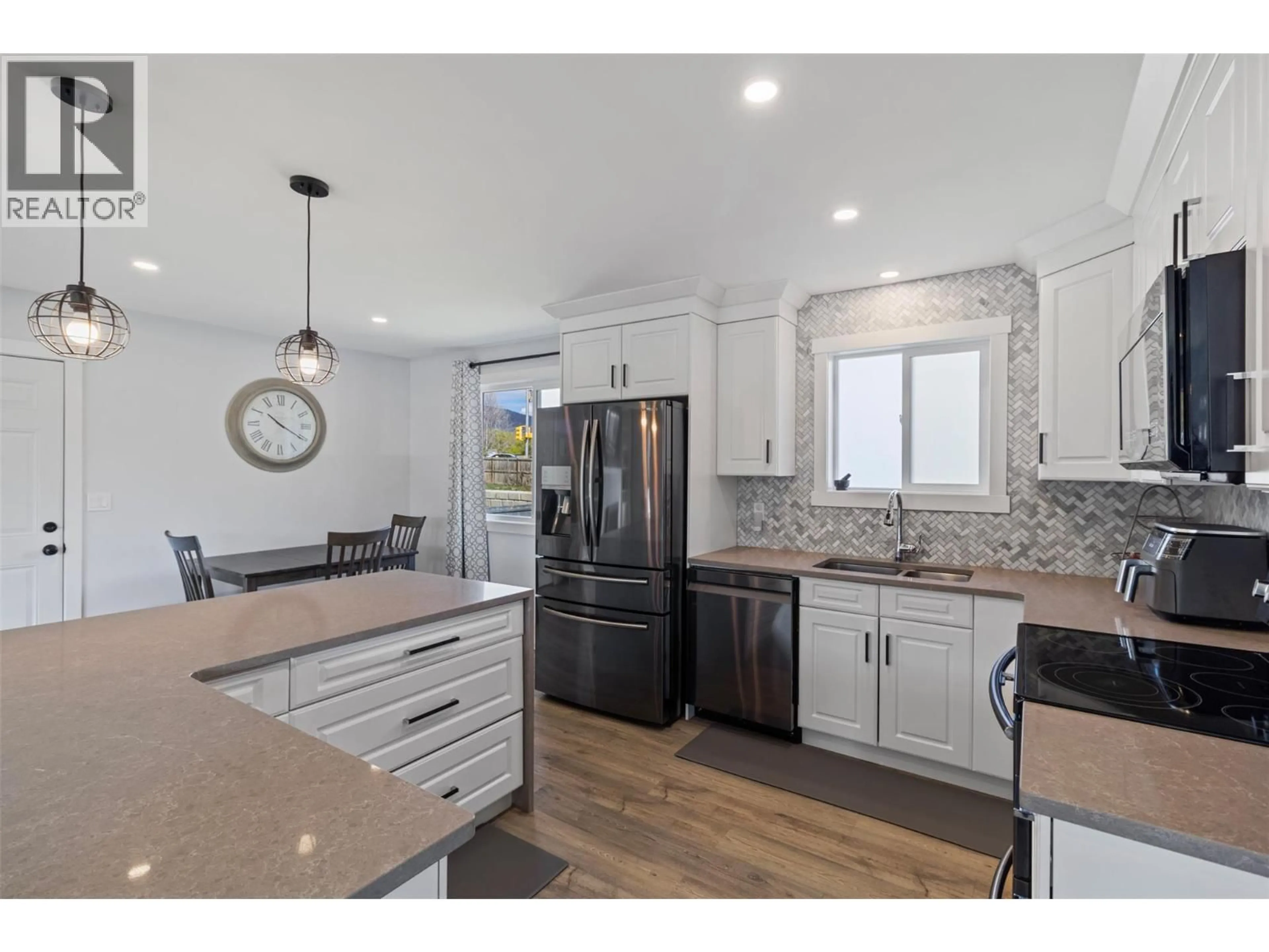 Open concept kitchen, unknown for 689 VALDES DRIVE, Kamloops British Columbia V2B5J1