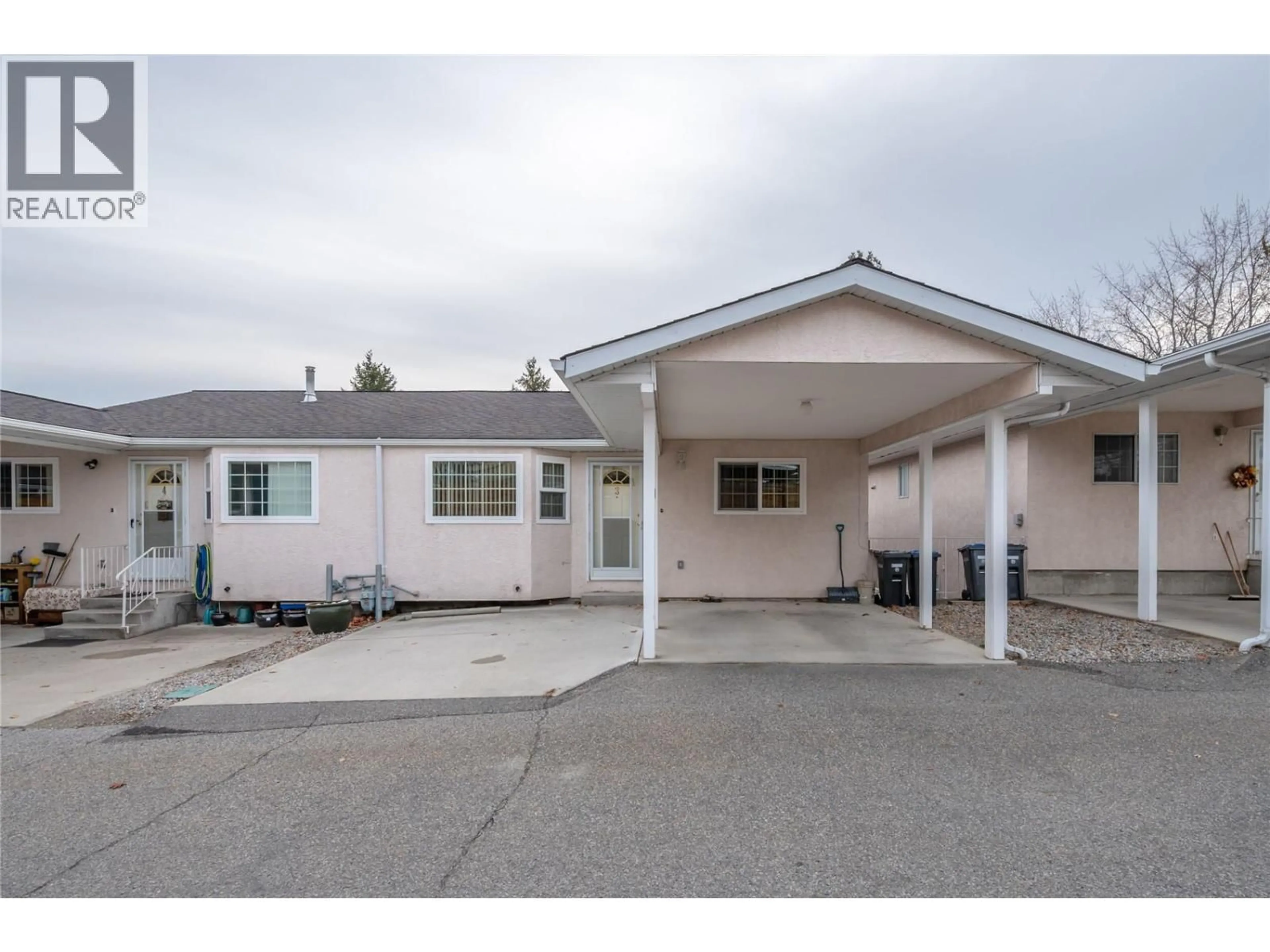 Indoor garage for 3 - 14615 VICTORIA ROAD NORTH, Summerland British Columbia V0H1Z5