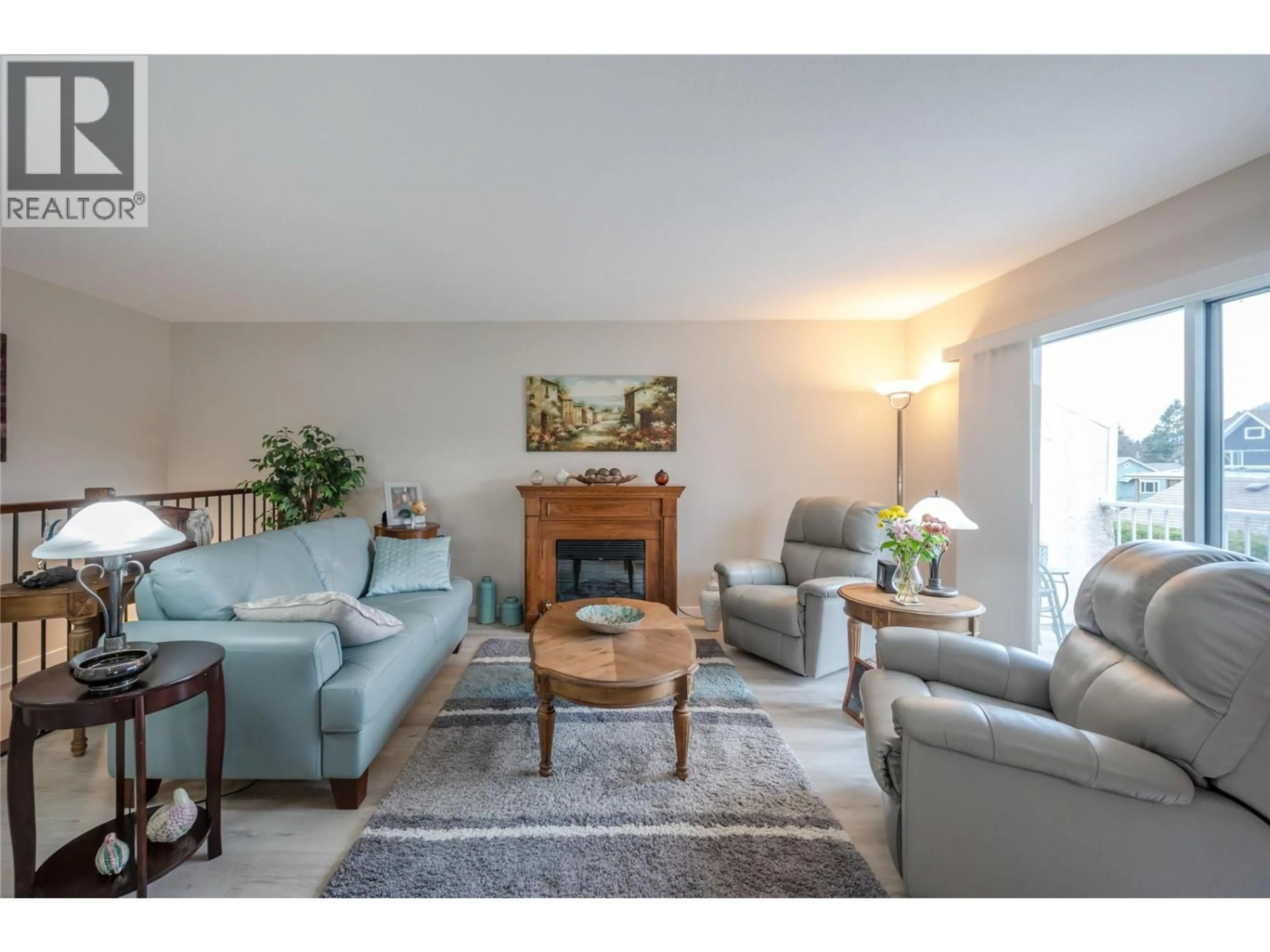 Living room with furniture, unknown for 3 - 14615 VICTORIA ROAD NORTH, Summerland British Columbia V0H1Z5