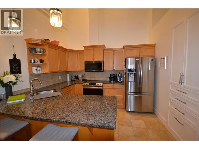 304 - 2120 SHANNON RIDGE DRIVE, West Kelowna 3